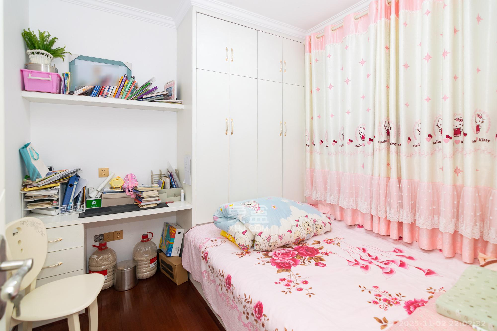 新城国际花都  3室2厅1卫    66.8万卧室