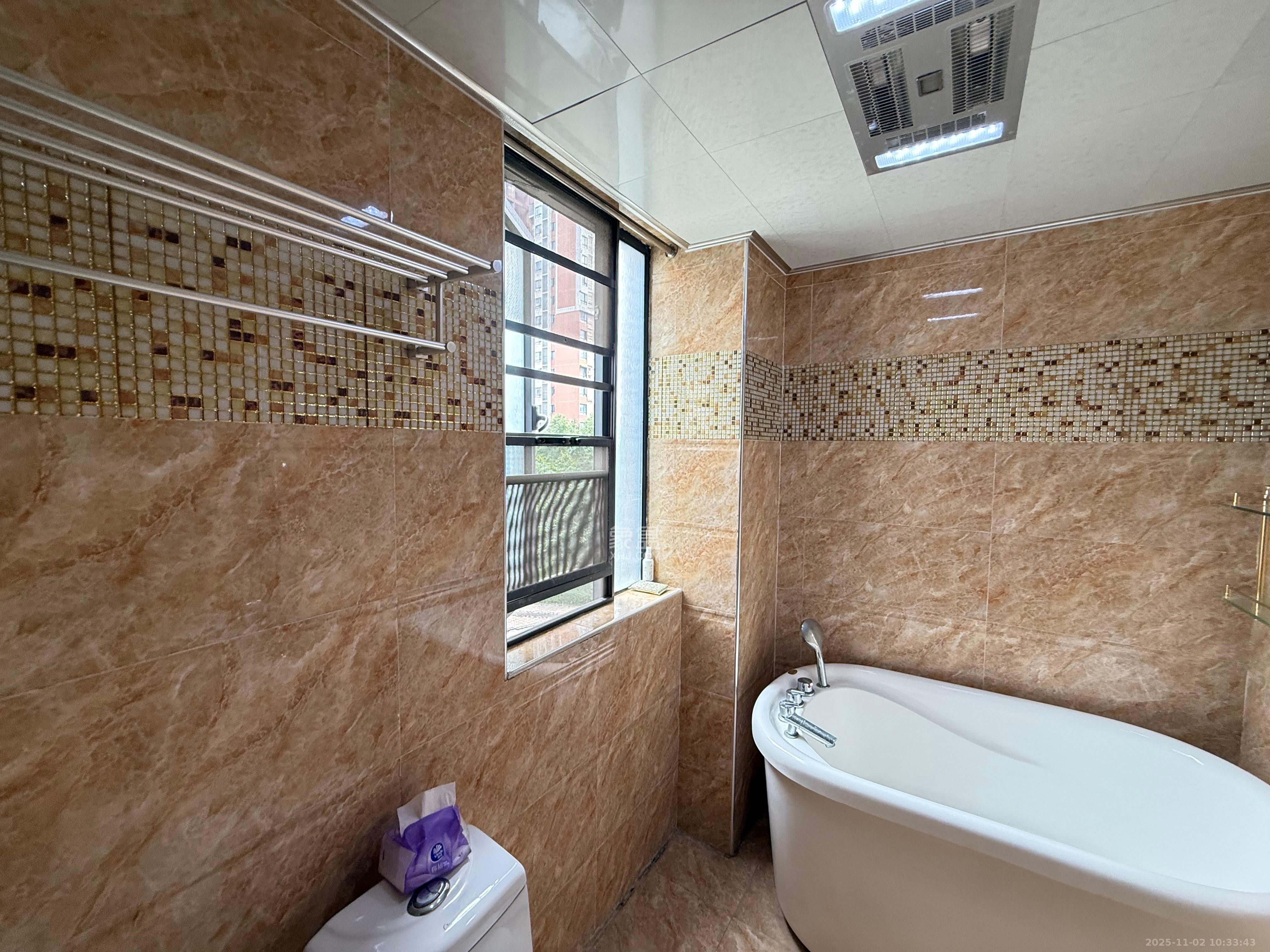 盛地尊域  4室2厅2卫    2500.0元/月室内图