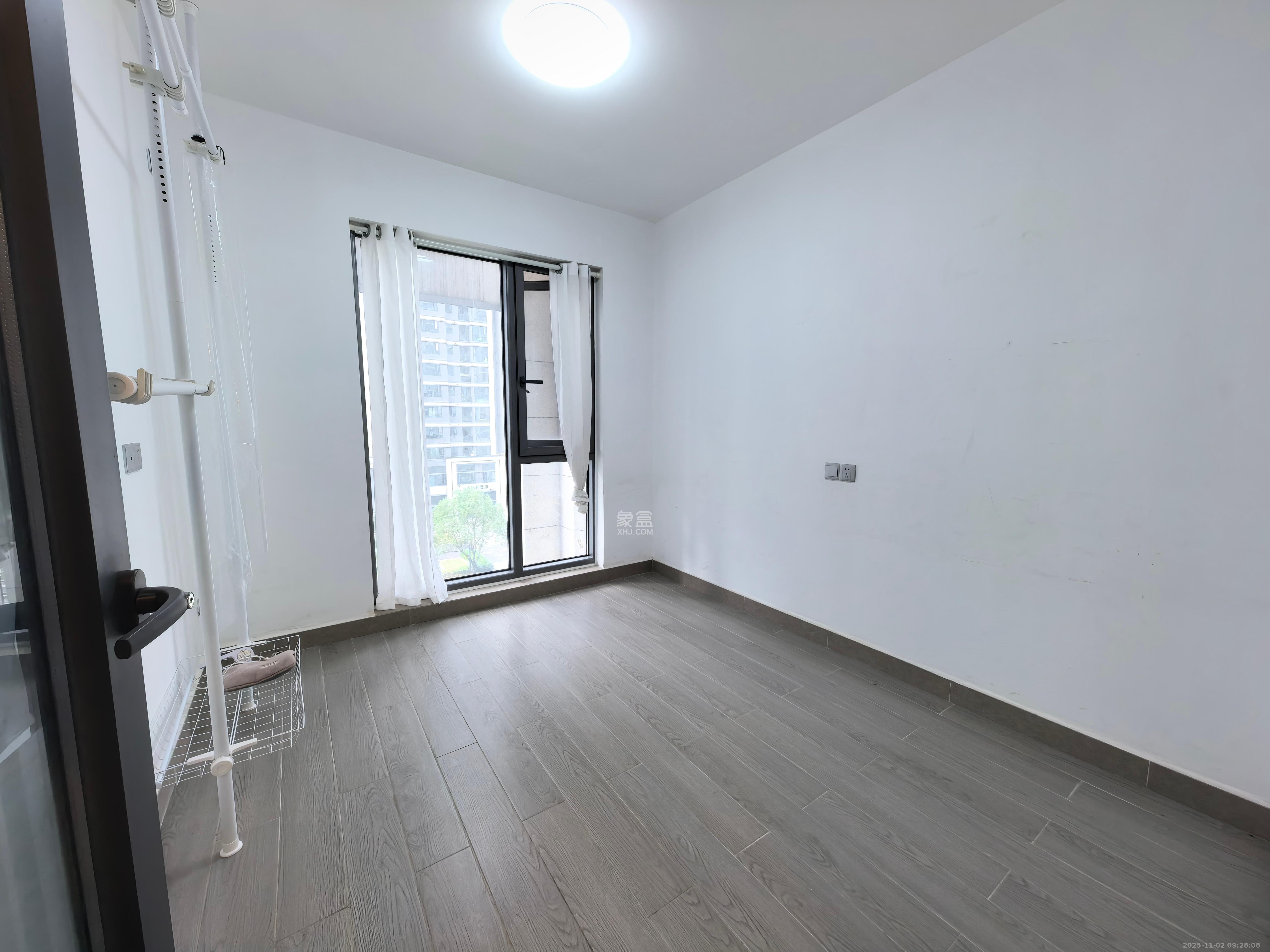 中海阅溪府  3室2厅2卫    2500.0元/月室内图