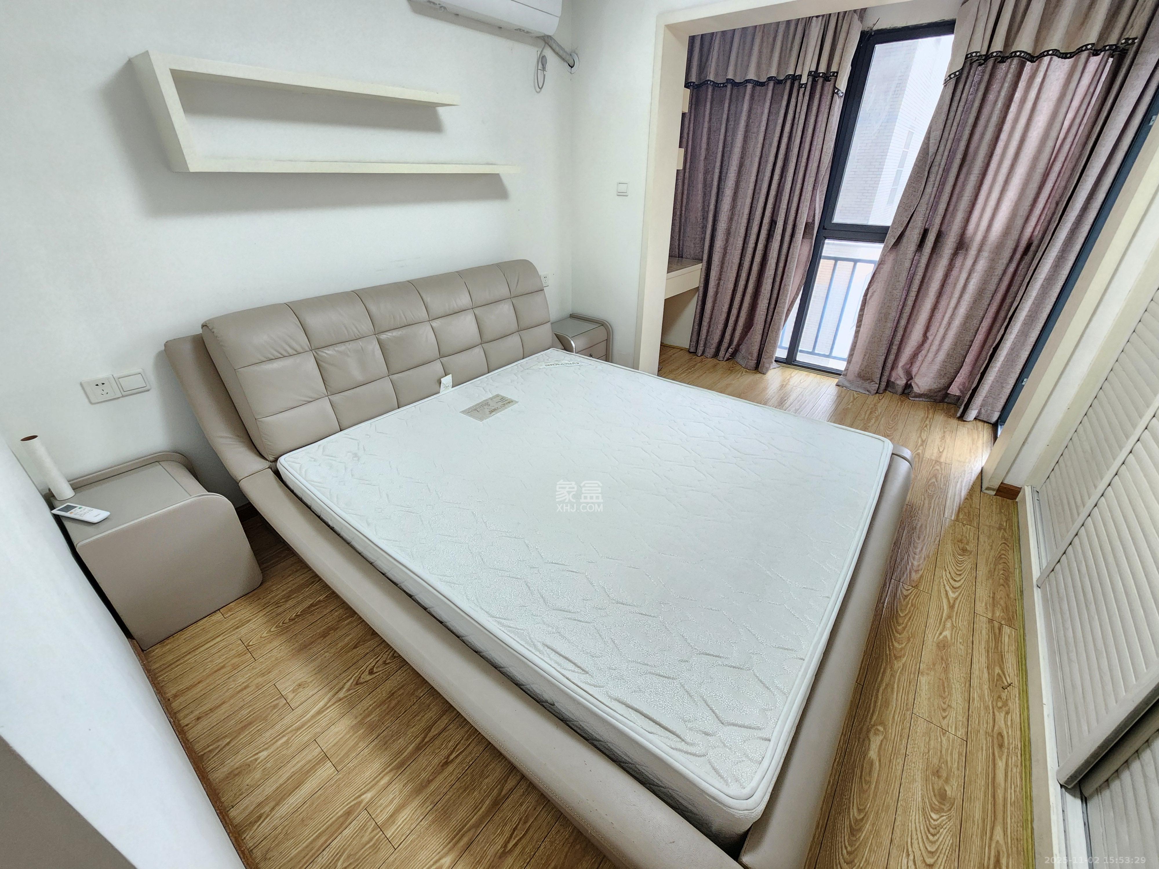 麓江春  2室2厅1卫    2500.0元/月室内图