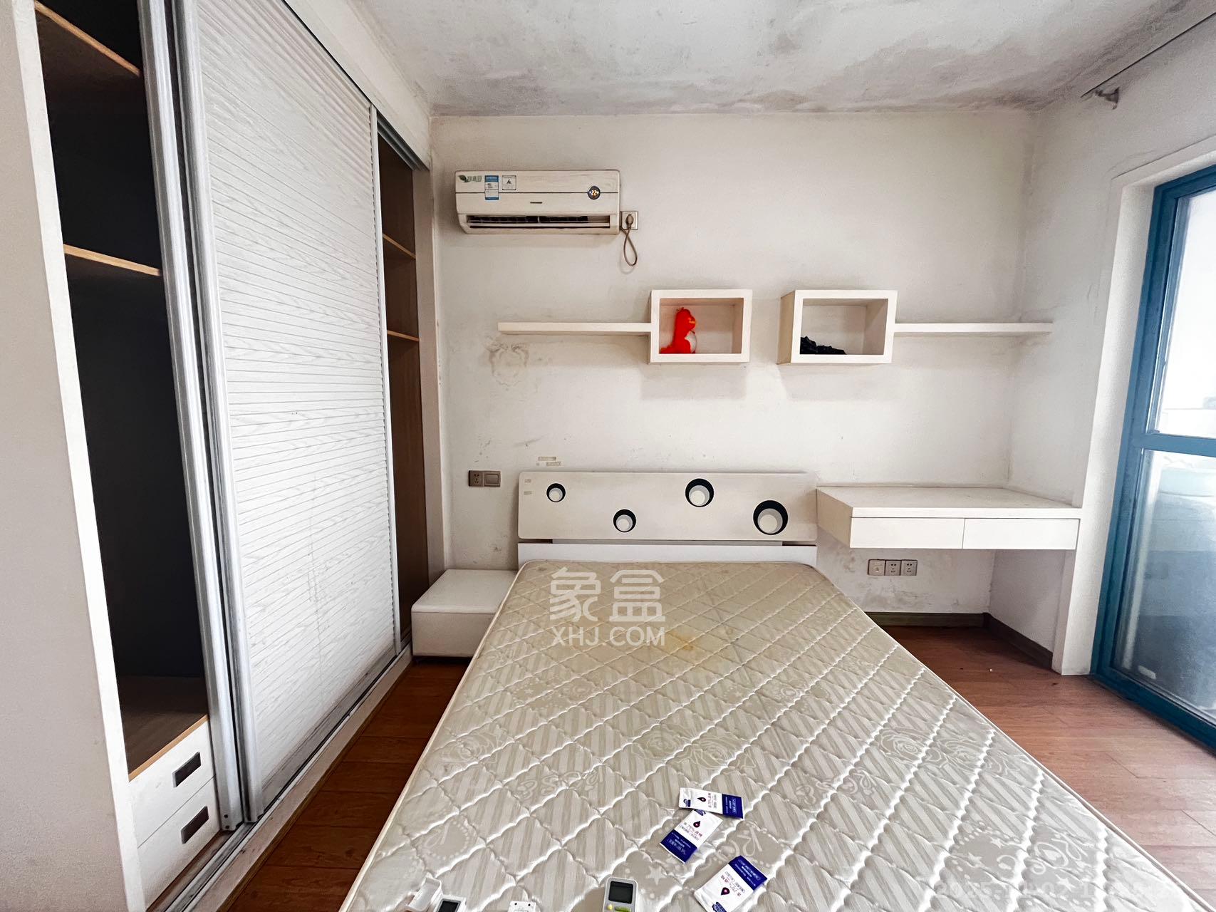 蝴蝶谷  3室2厅1卫    1700.0元/月室内图