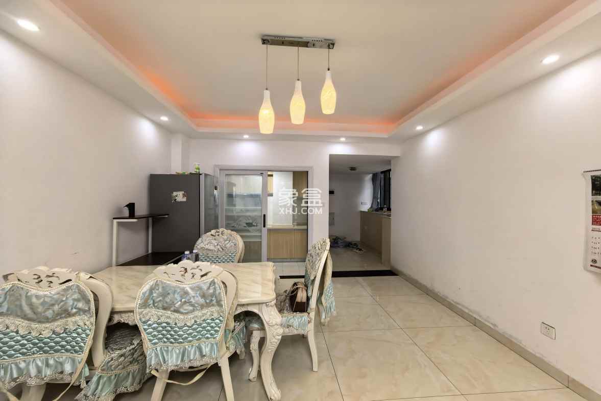 盛达景都三期 2室2厅1卫 3100.0元/月 盛达景都三期 2室2厅1卫 3100.0元/月室内图