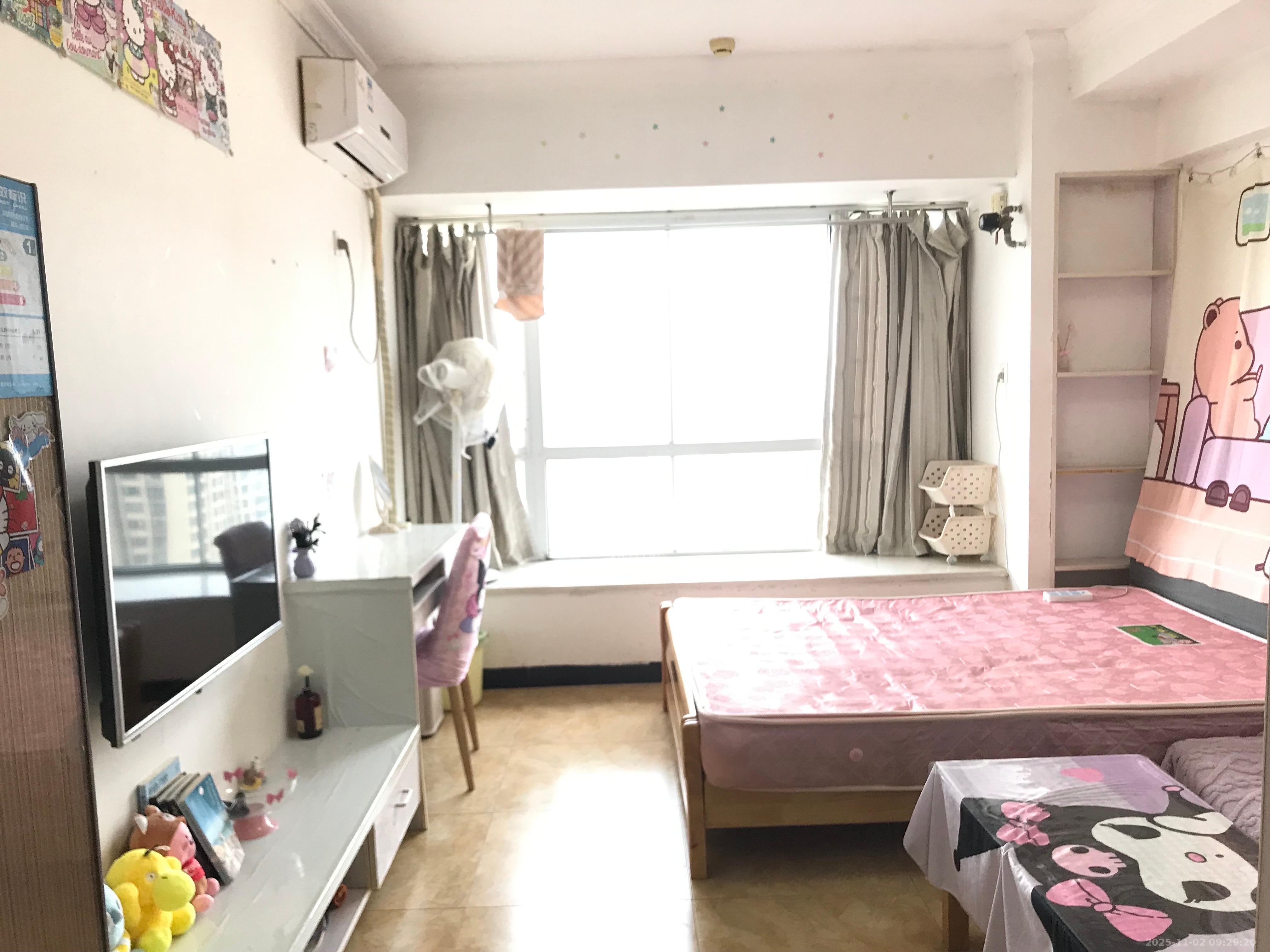 新长海广场  1室1厅1卫    1100.0元/月