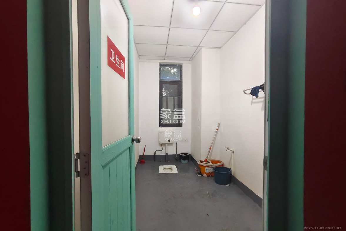 恒大翡翠华庭 4室2厅2卫 2600.0元/月 恒大翡翠华庭 4室2厅2卫 2600.0元/月室内图