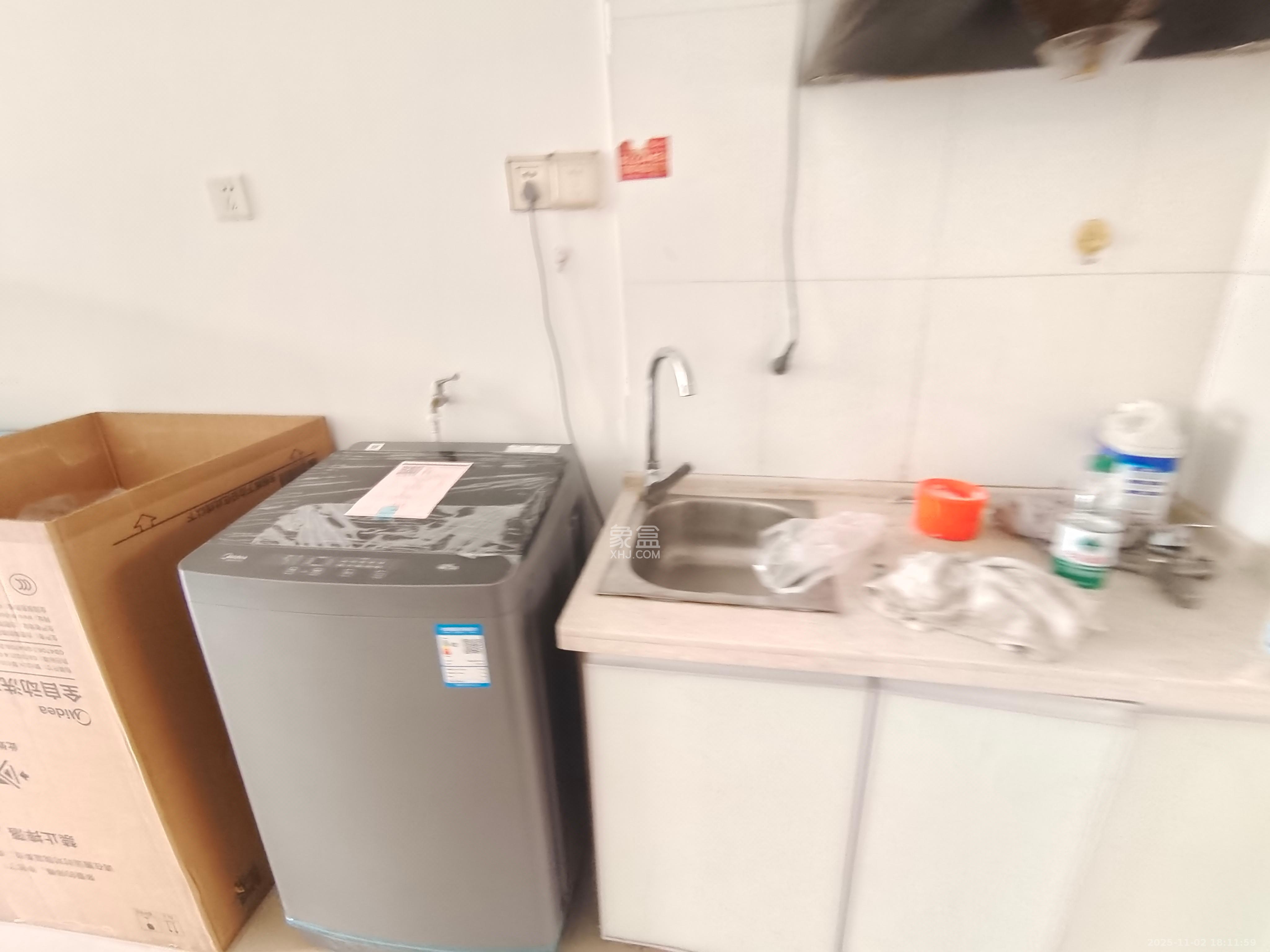 阳光100二期 1室1厅1卫 1100.0元/月 阳光100二期 1室1厅1卫 1100.0元/月室内图