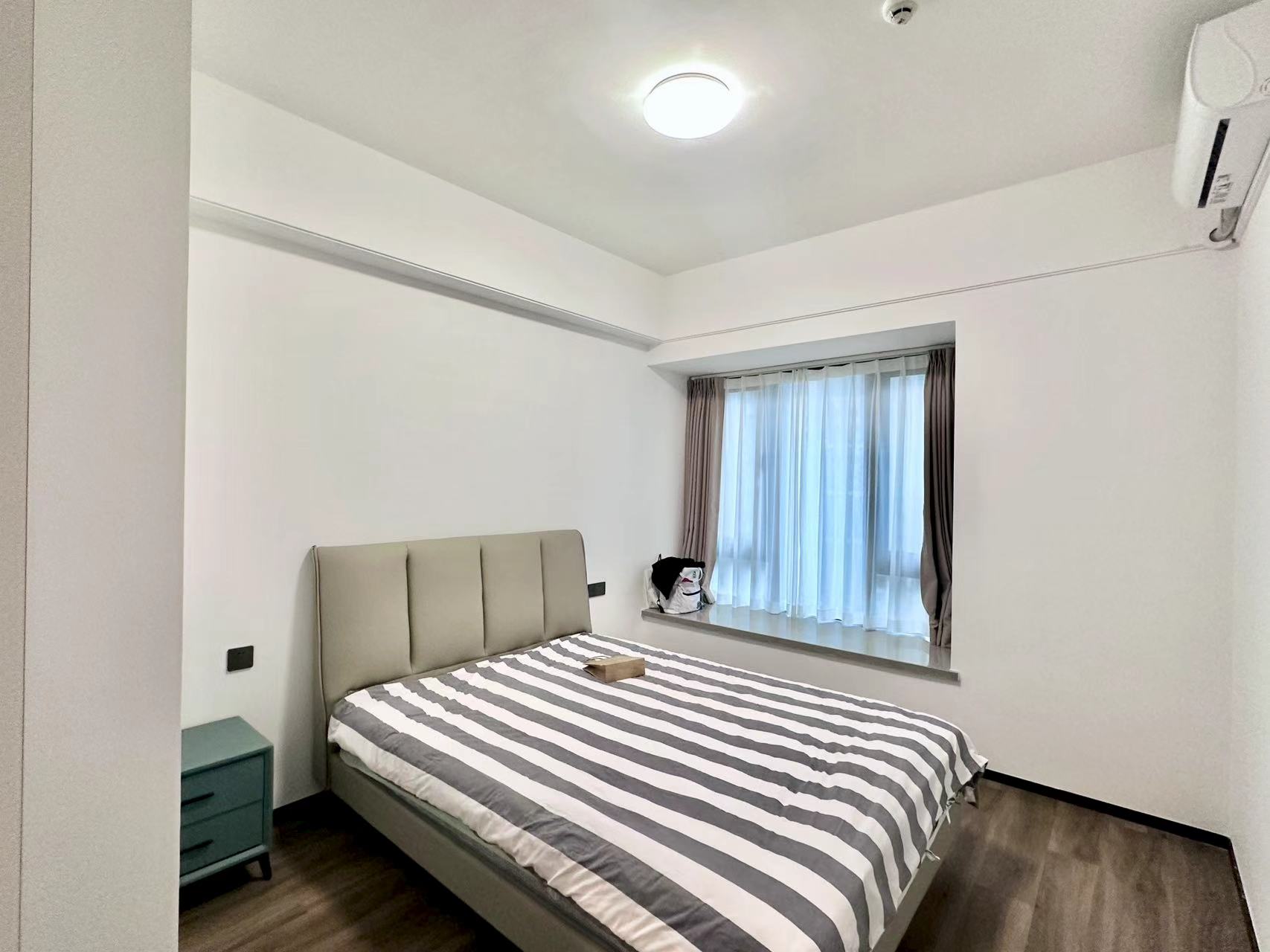 华润中心三期 4室2厅2卫 6500.0元/月 华润中心三期 4室2厅2卫 6500.0元/月室内图