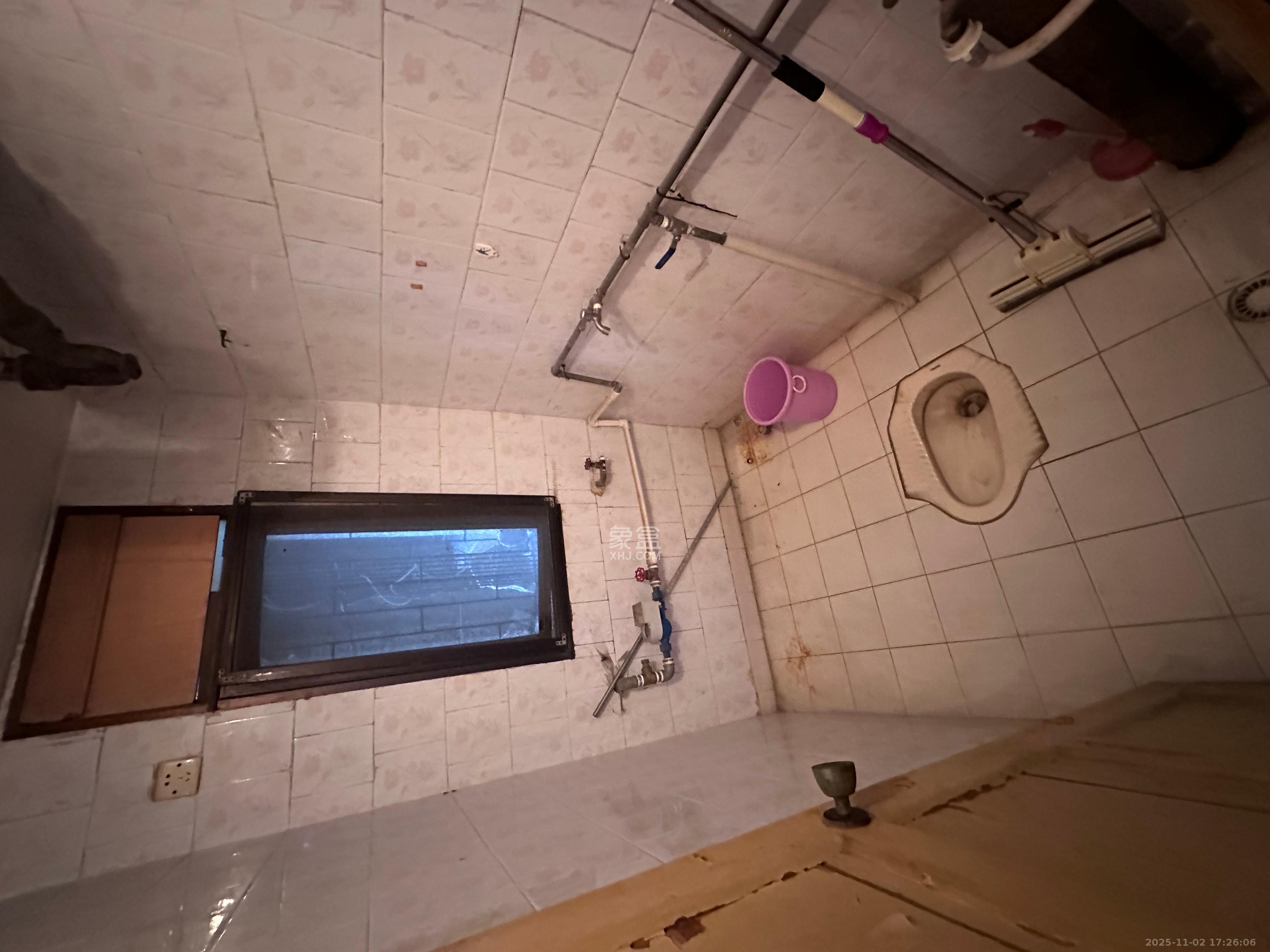 便河边散盘  3室2厅2卫    2500.0元/月室内图