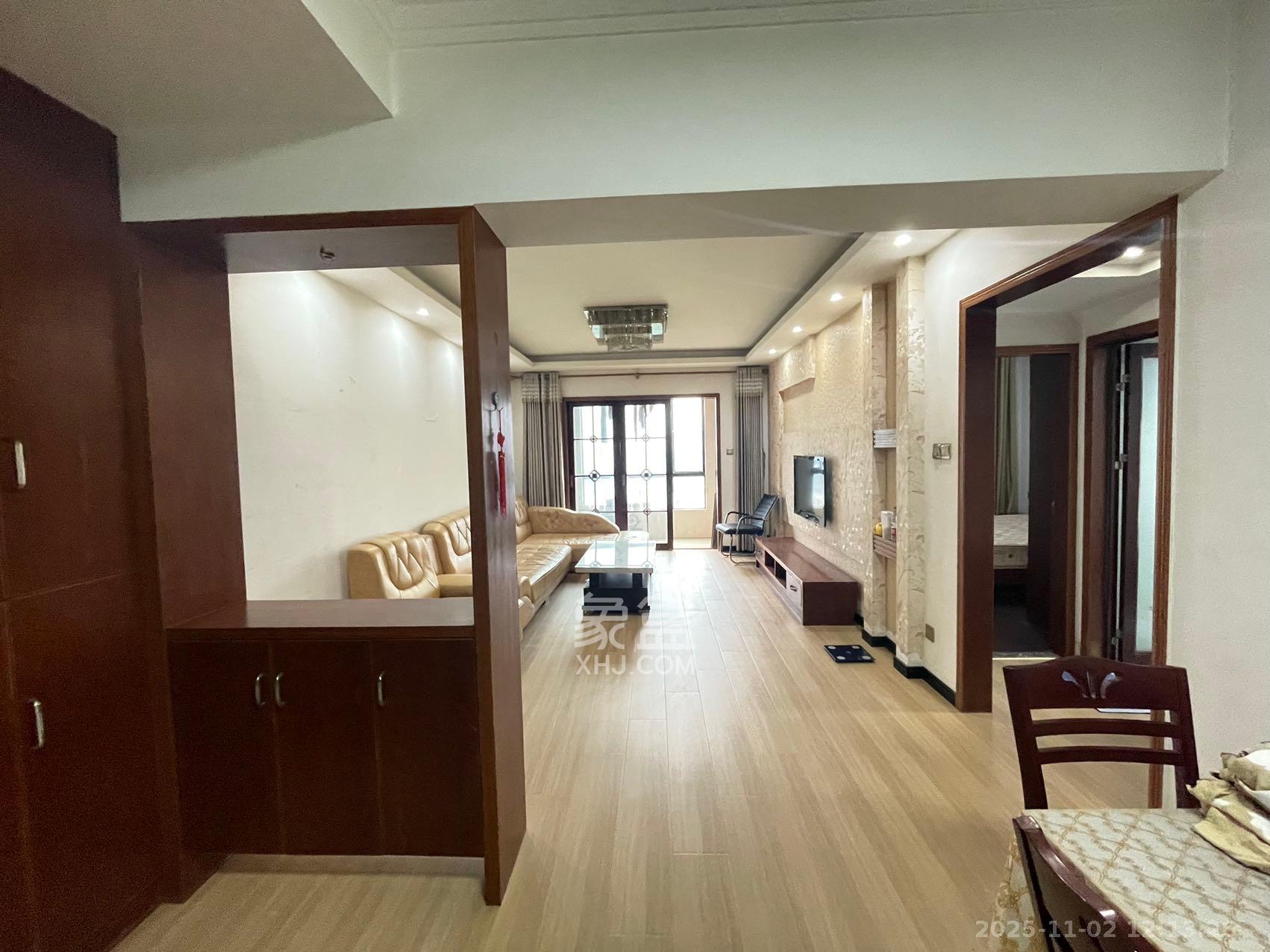 山水华景 2室2厅1卫 2200.0元/月 山水华景 2室2厅1卫 2200.0元/月室内图