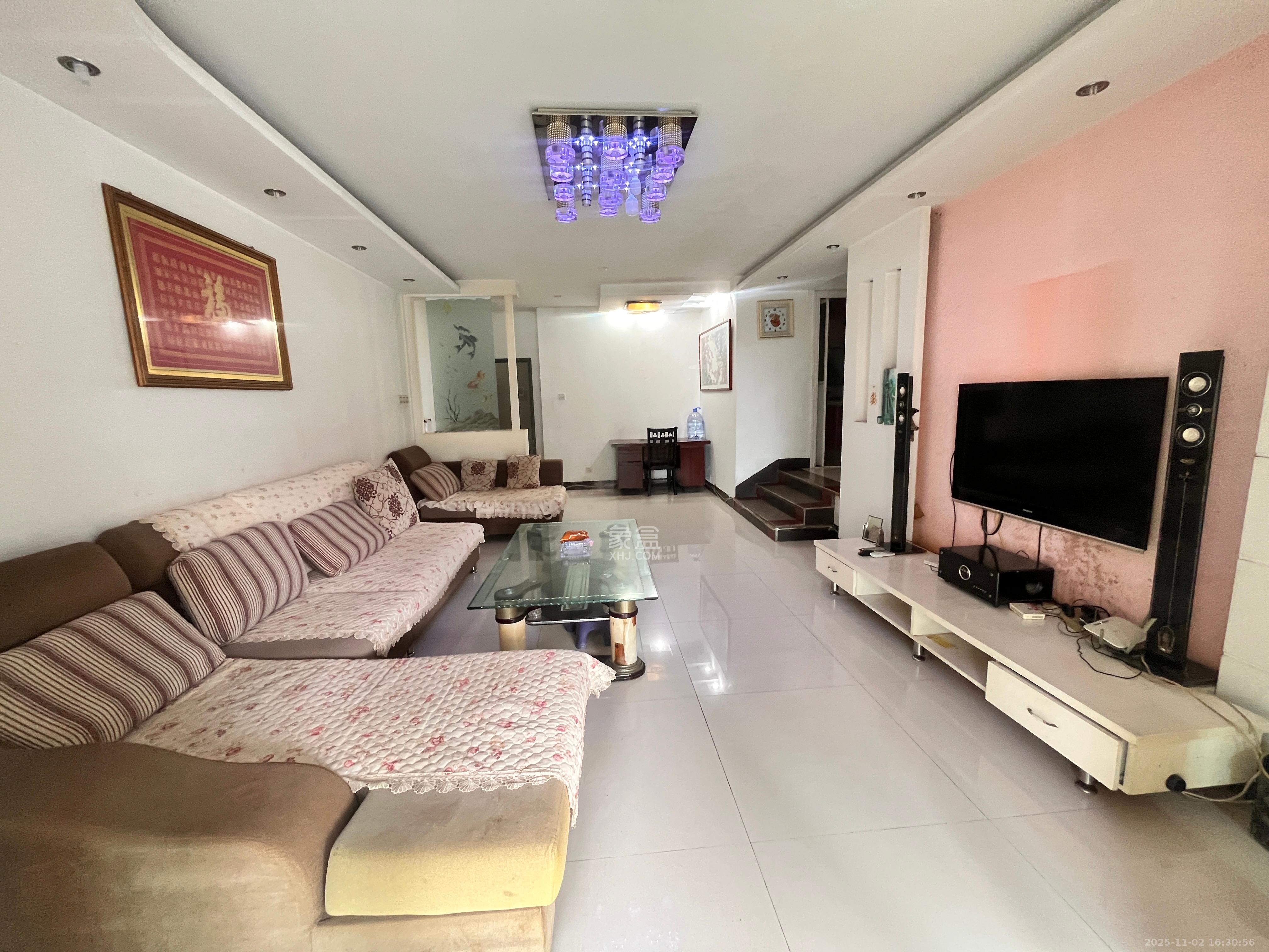 王府花园 3室2厅2卫 3000.0元/月 王府花园 3室2厅2卫 3000.0元/月室内图