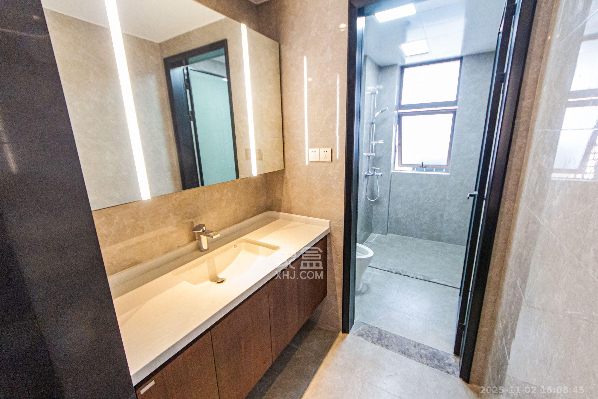 北辰瀚江府  4室2厅3卫    8800.0元/月室内图