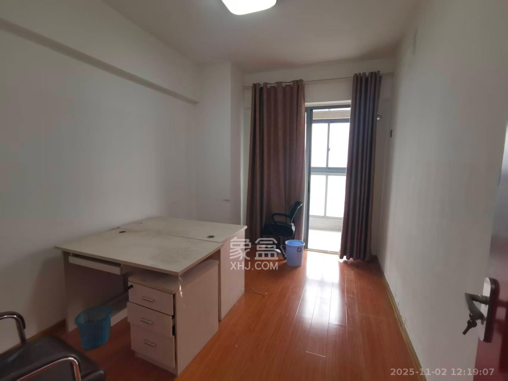 西子一间  3室2厅2卫    4000.0元/月室内图