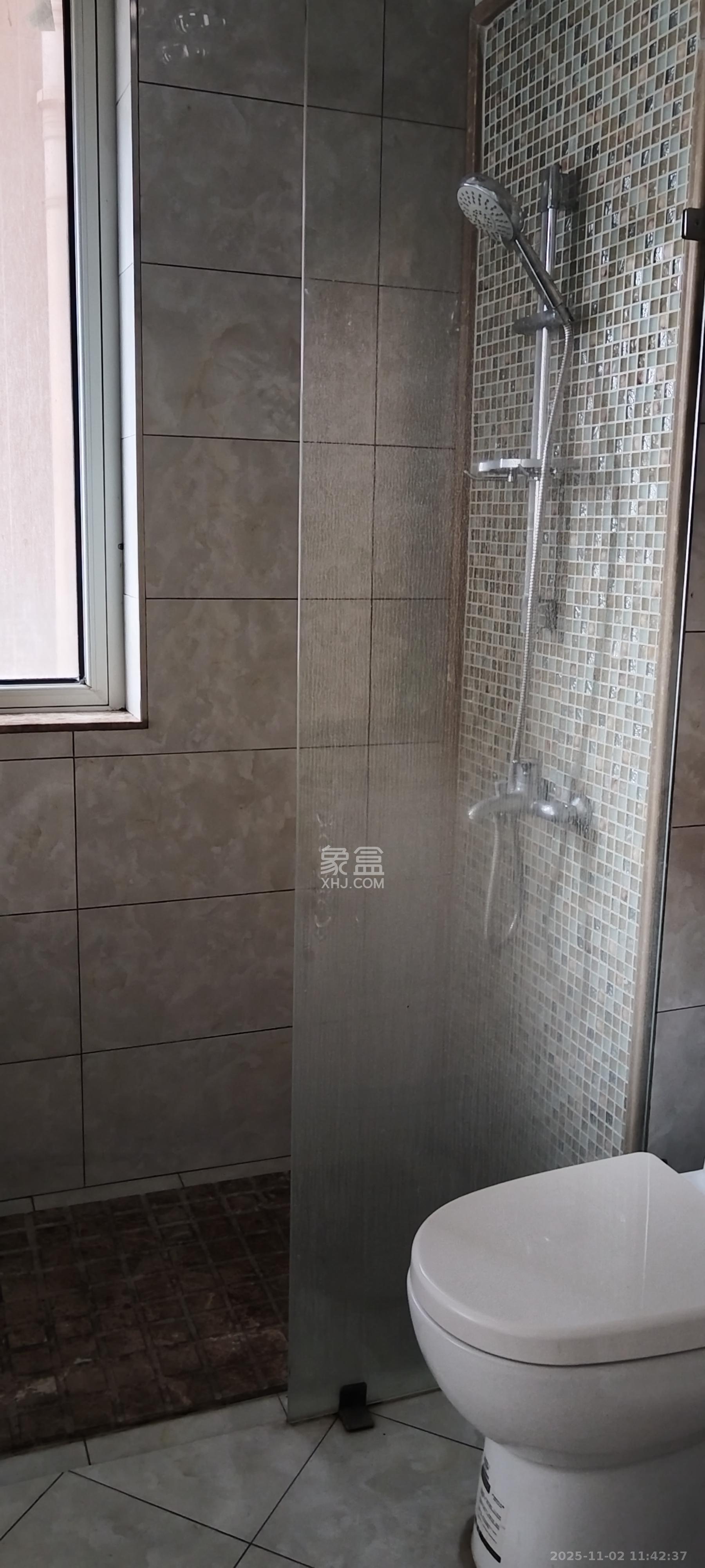 五矿万境水岸一期（万境水岸嘉苑）  1室2厅1卫    2300.0元/月室内图