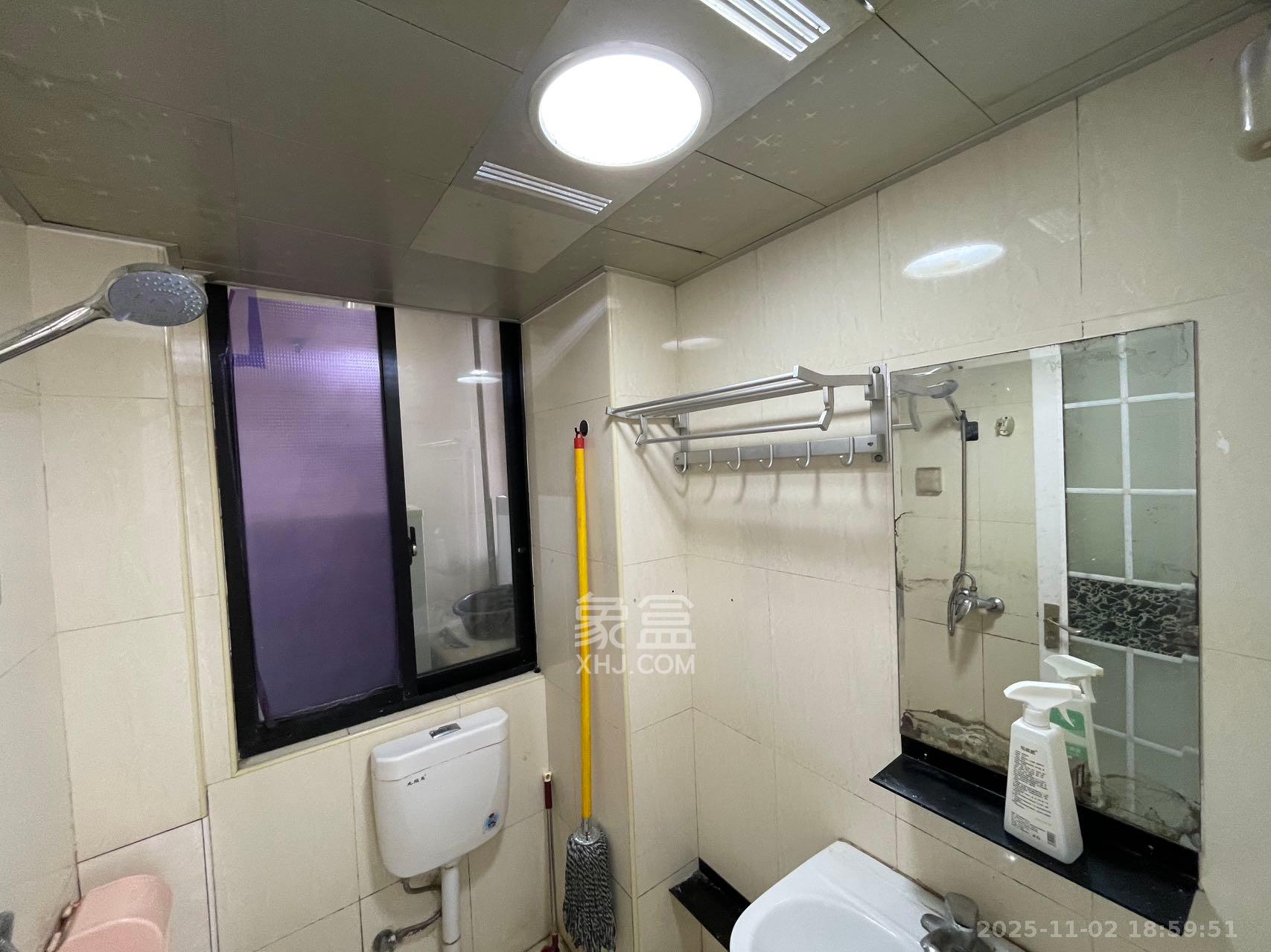 迎新佳苑  1室1厅1卫    1900.0元/月 迎新佳苑  1室1厅1卫    1900.0元/月室内图