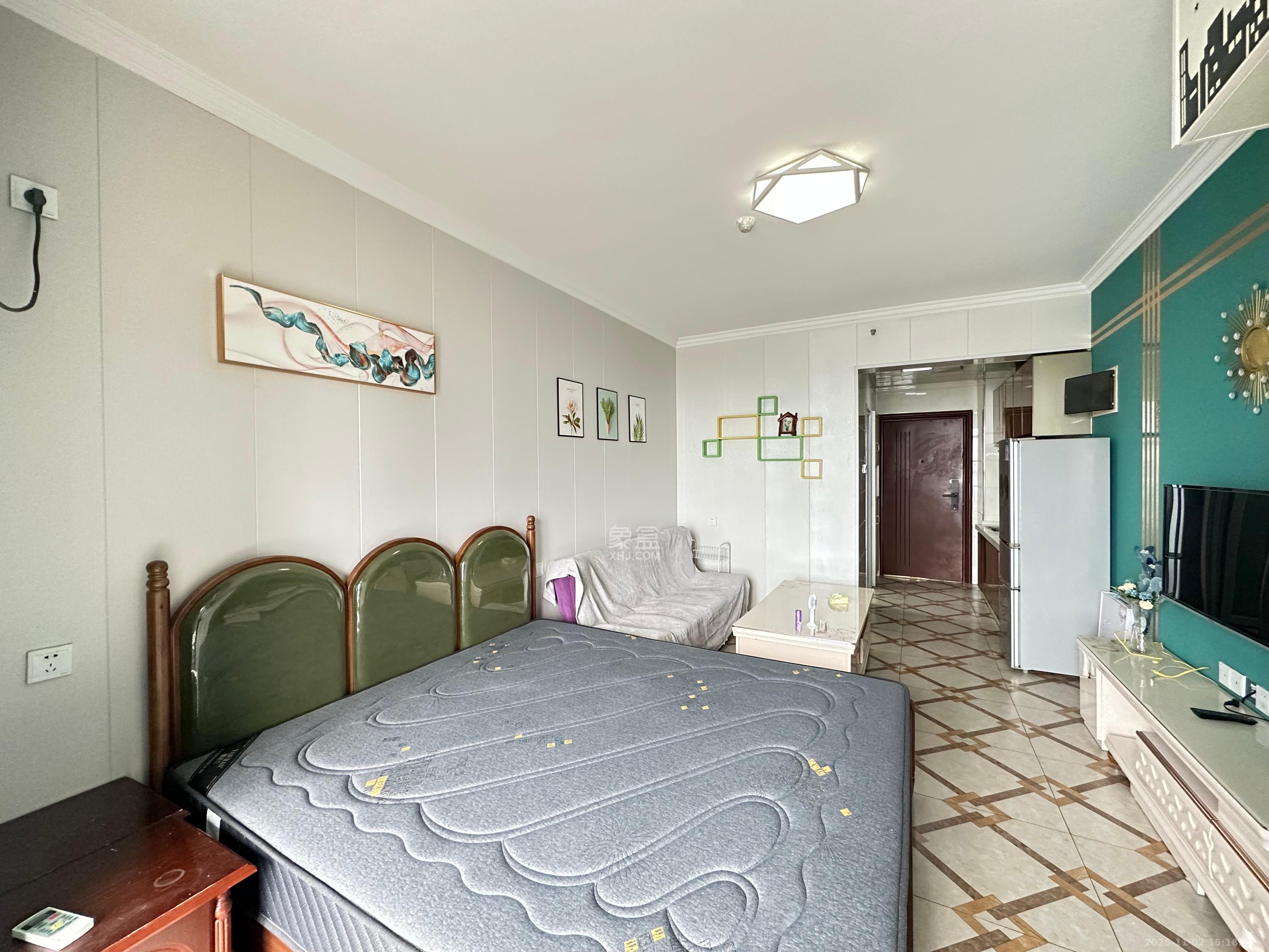 保利麓谷林语I区  1室1厅1卫    1400.0元/月室内图