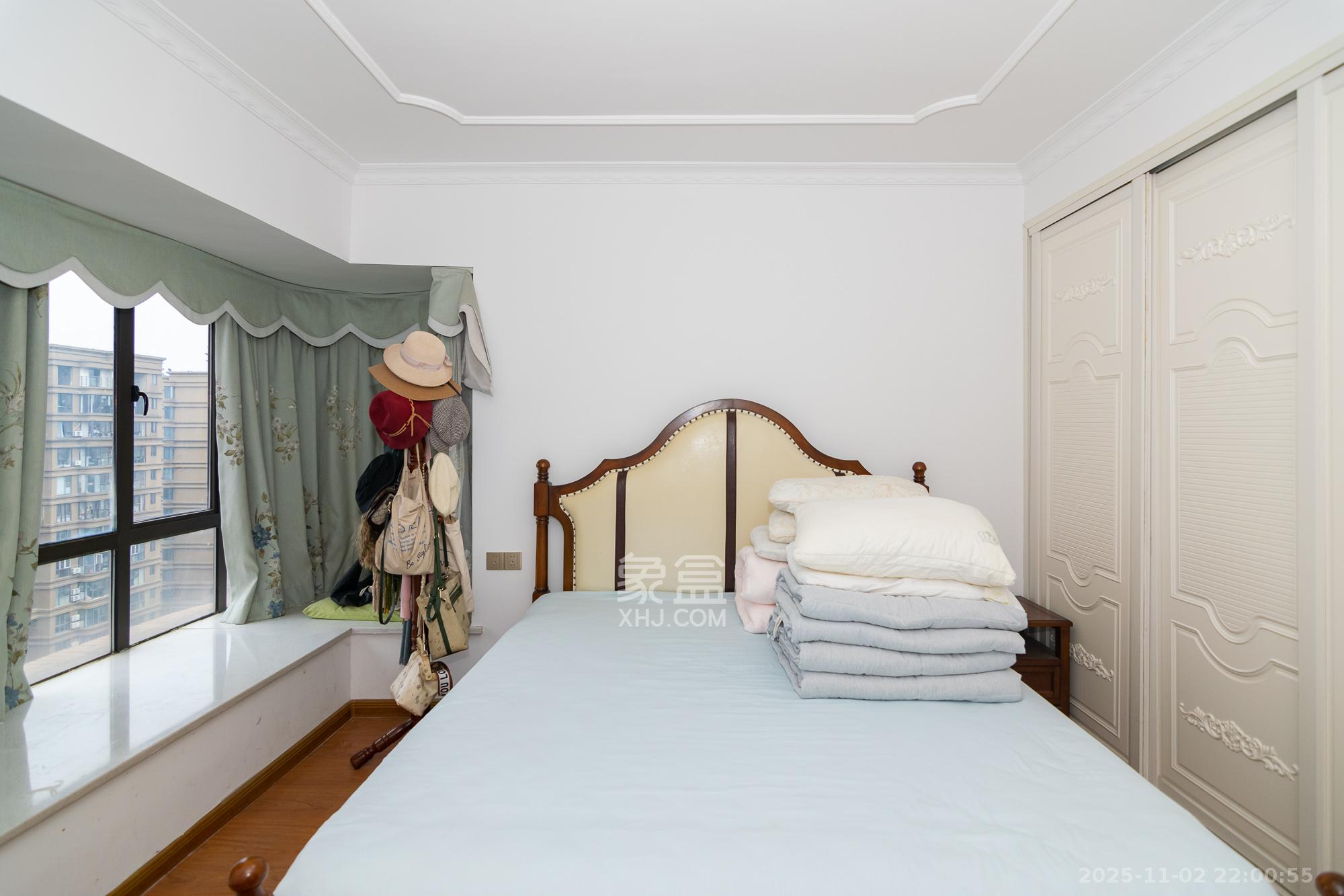 润和长郡(润和紫郡二三期) 5室2厅2卫 125.0万 润和长郡(润和紫郡二三期) 5室2厅2卫 125.0万卧室