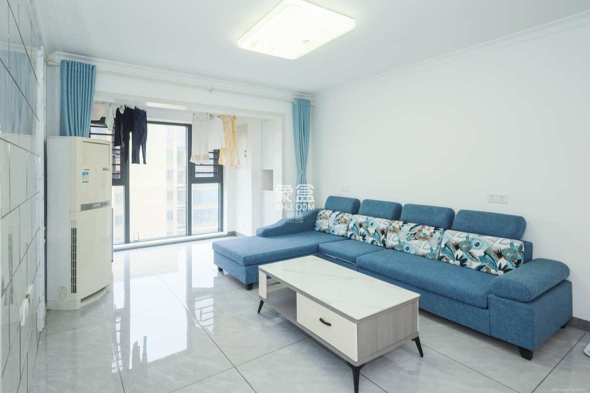 和润园三期 2室2厅1卫 69.0万 和润园三期 2室2厅1卫 69.0万客厅