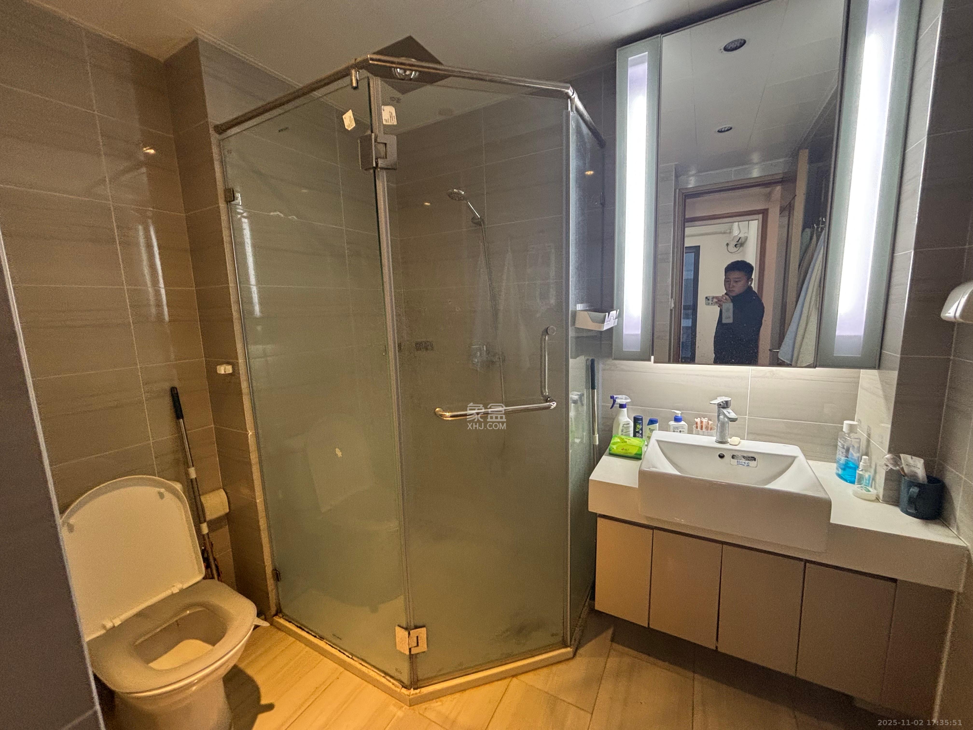 阳光100一期、四五期 3室2厅1卫 2800.0元/月 阳光100一期、四五期 3室2厅1卫 2800.0元/月室内图