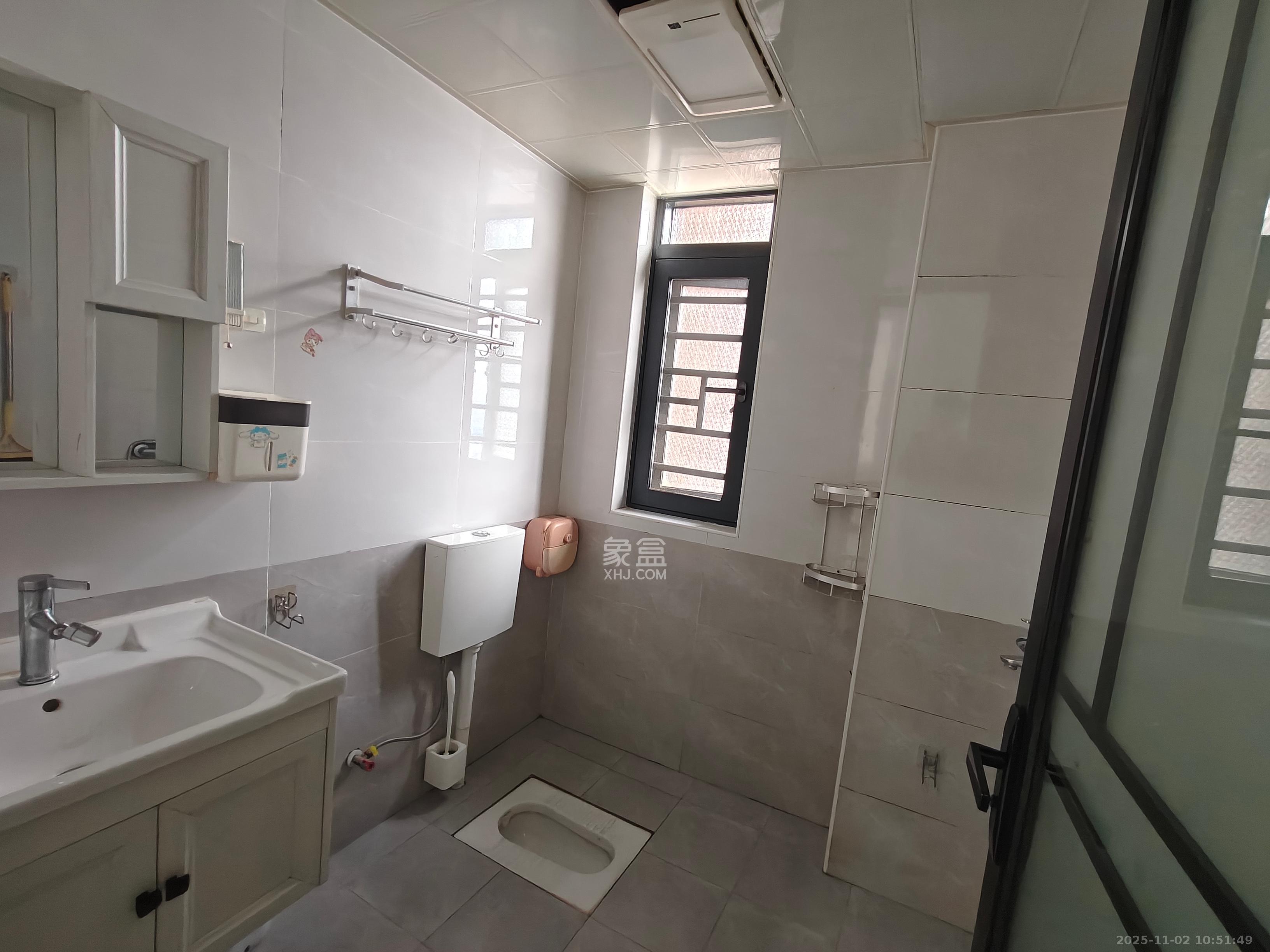 海伦春天  3室2厅1卫    2100.0元/月室内图