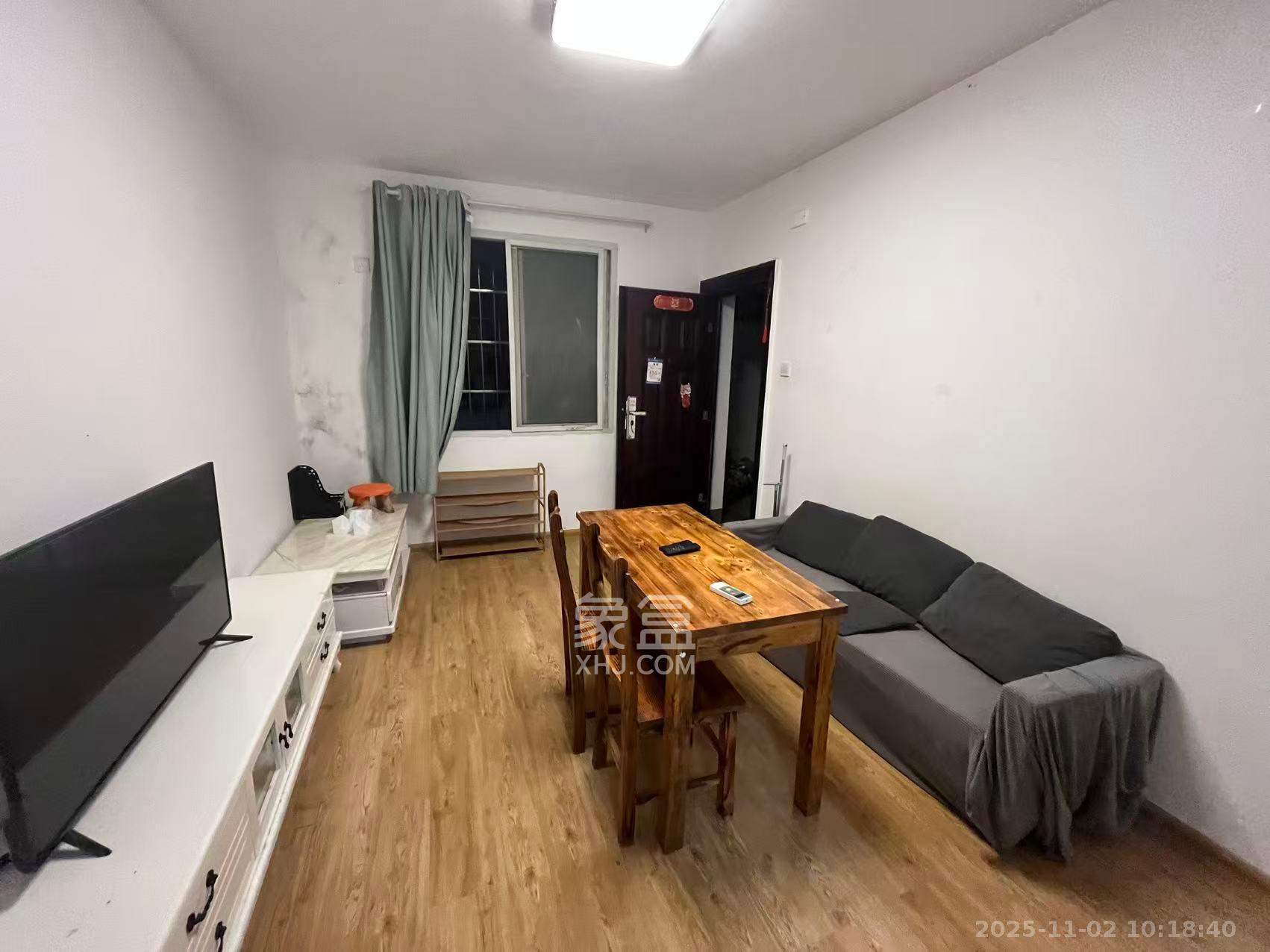 吉景小区 1室1厅1卫 1500.0元/月 吉景小区 1室1厅1卫 1500.0元/月室内图