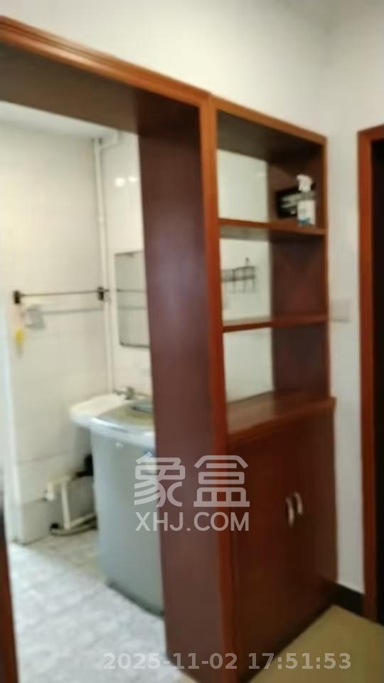 黄鹤小区1片  1室1厅1卫    1100.0元/月 黄鹤小区1片  1室1厅1卫    1100.0元/月室内图