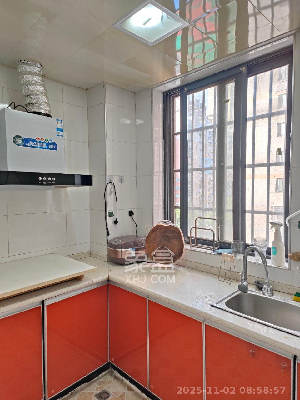 麓江春  1室1厅1卫    1600.0元/月室内图