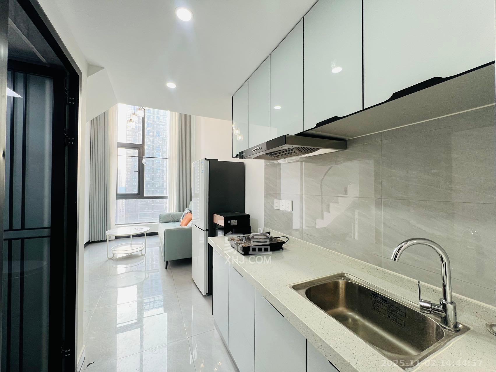 卓越中寰 1室1厅1卫 2100.0元/月 卓越中寰 1室1厅1卫 2100.0元/月室内图