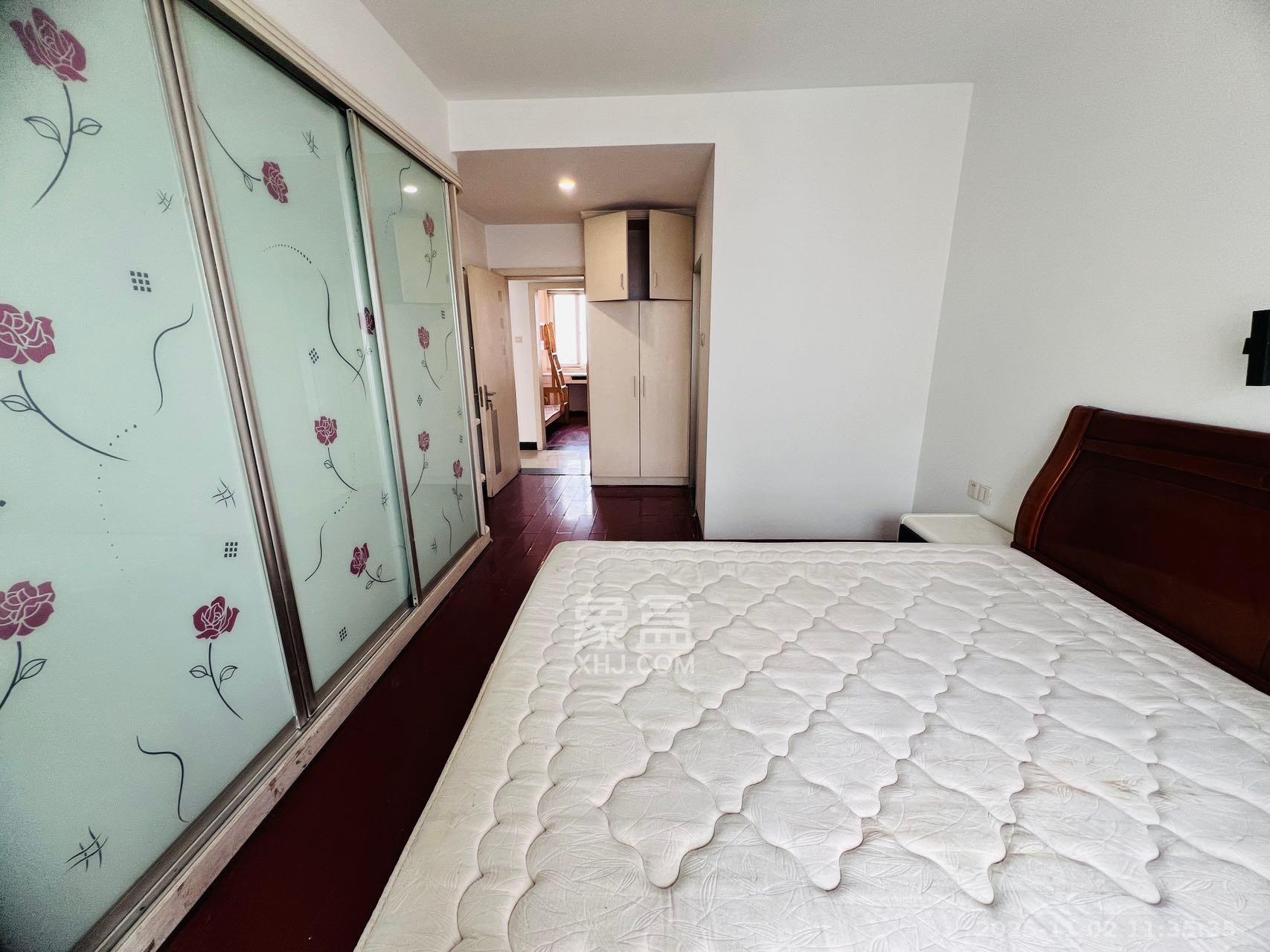 一品东庭 3室2厅1卫 2600.0元/月 一品东庭 3室2厅1卫 2600.0元/月室内图