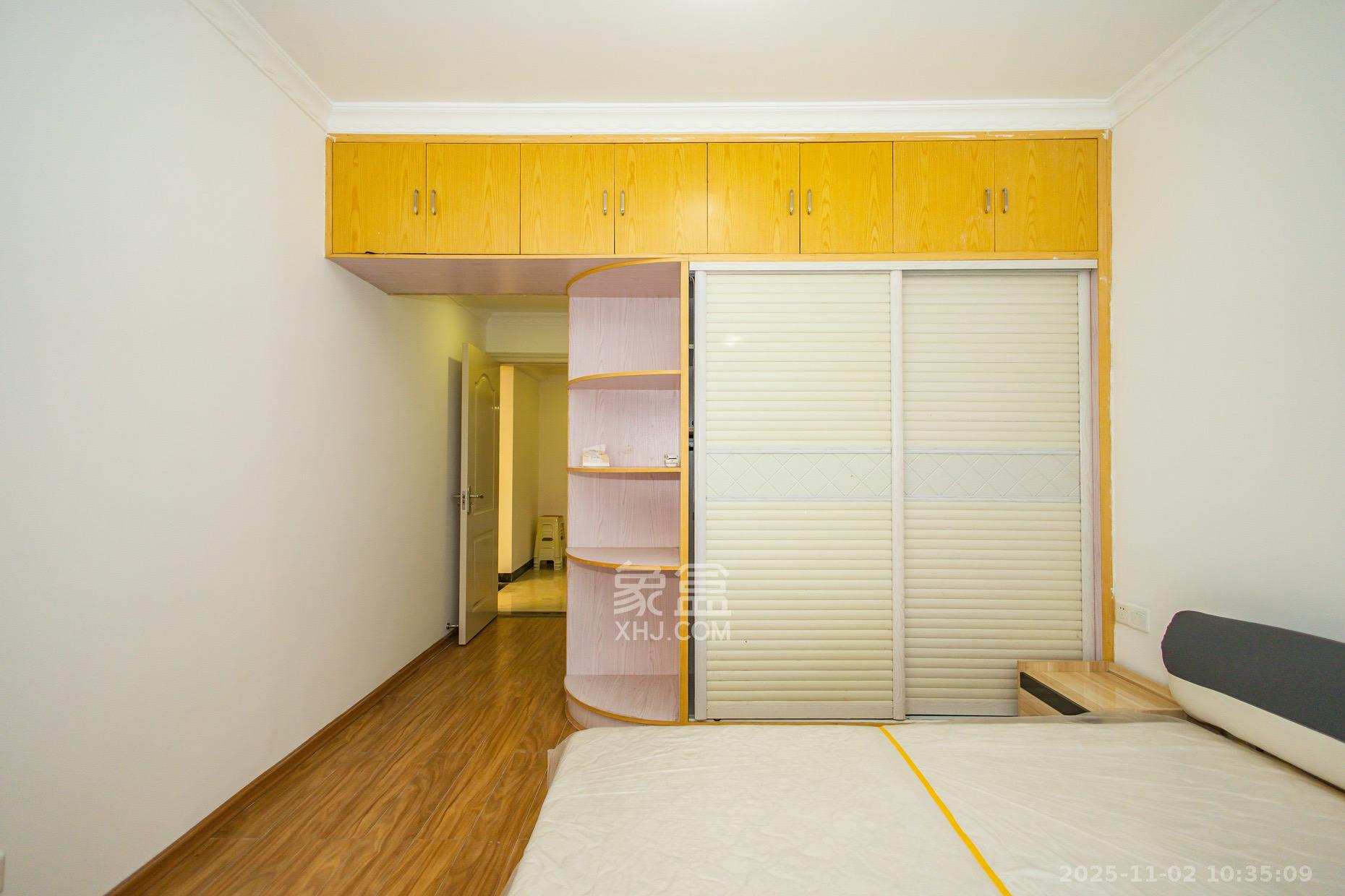 华润凤凰城三期 1室2厅1卫 2000.0元/月 华润凤凰城三期 1室2厅1卫 2000.0元/月室内图