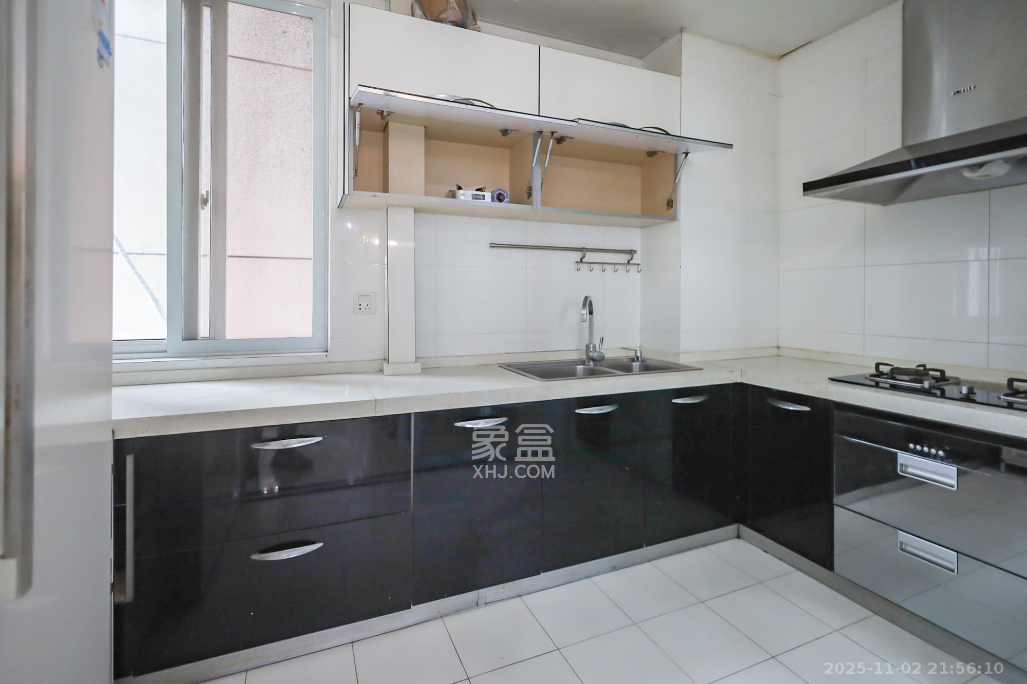 风华四季园  3室2厅2卫    102.0万厨房