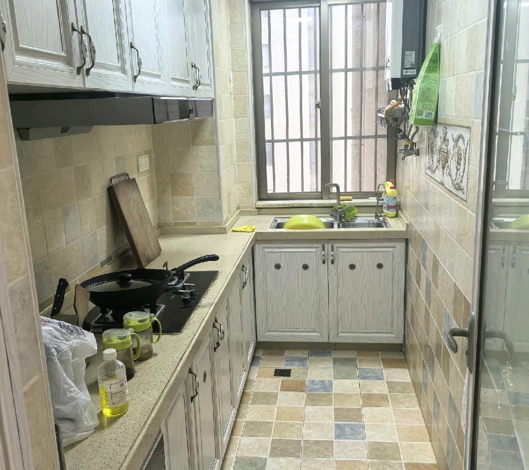 滨江绿都  2室1厅1卫    2200.0元/月 滨江绿都  2室1厅1卫    2200.0元/月室内图