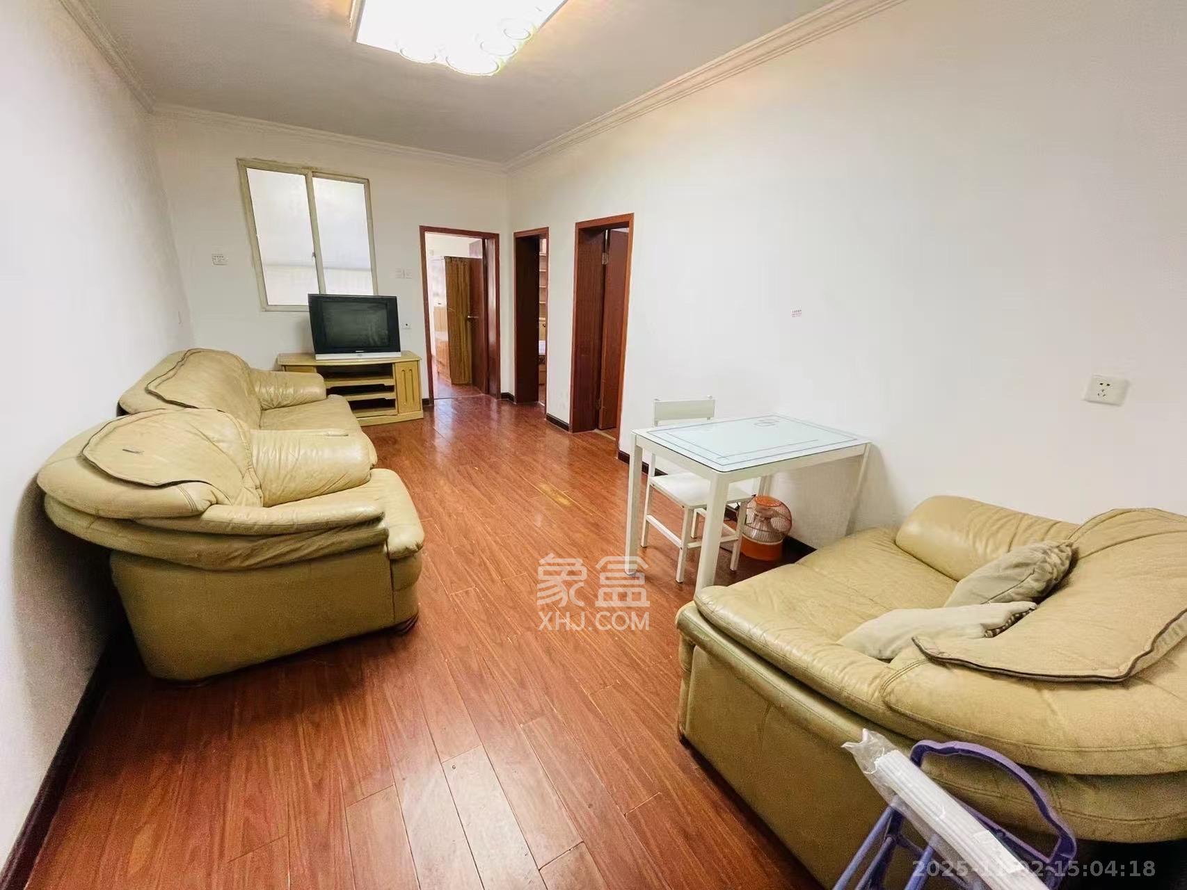 西湖新村  3室1厅1卫    2500.0元/月