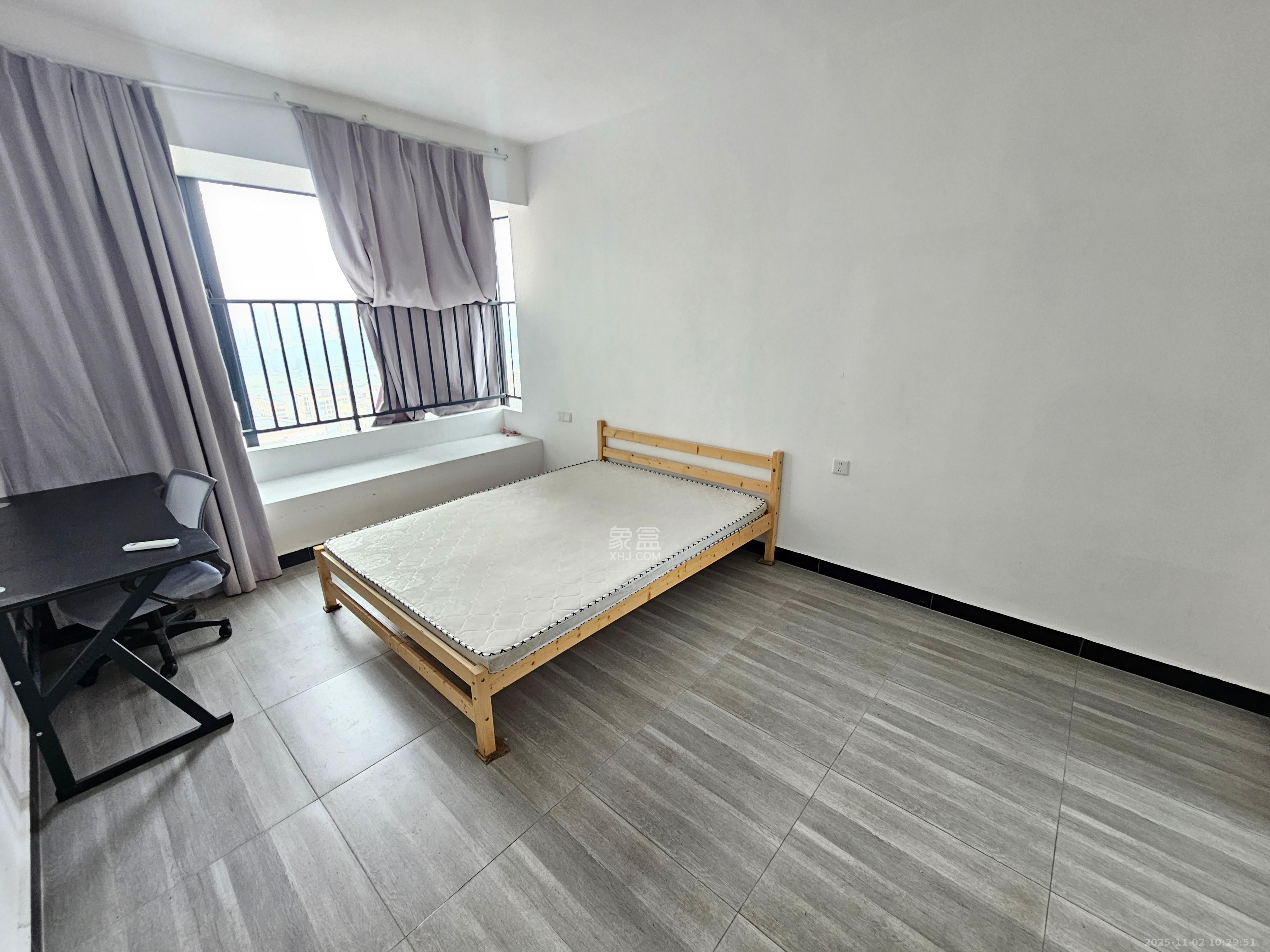 长房云公馆 3室2厅2卫 2300.0元/月 长房云公馆 3室2厅2卫 2300.0元/月室内图