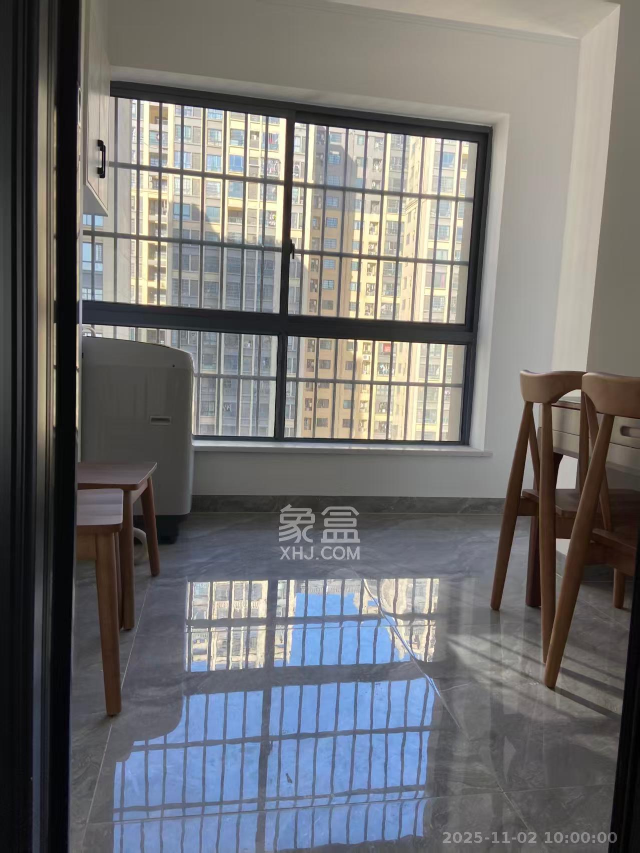 天麓尚层  3室2厅2卫    2600.0元/月室内图