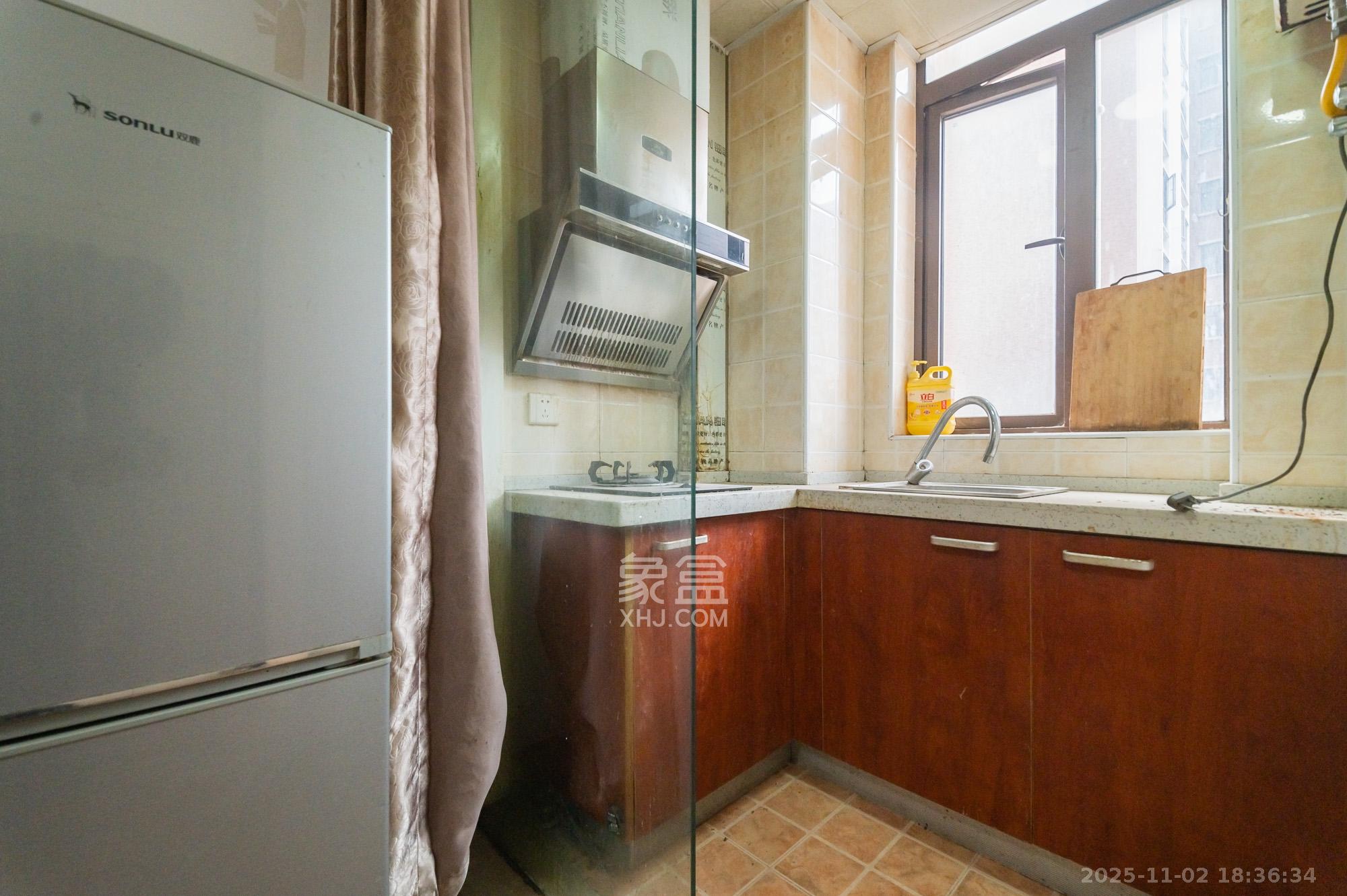 水岸世景 1室1厅1卫 16.0万 水岸世景 1室1厅1卫 16.0万厨房