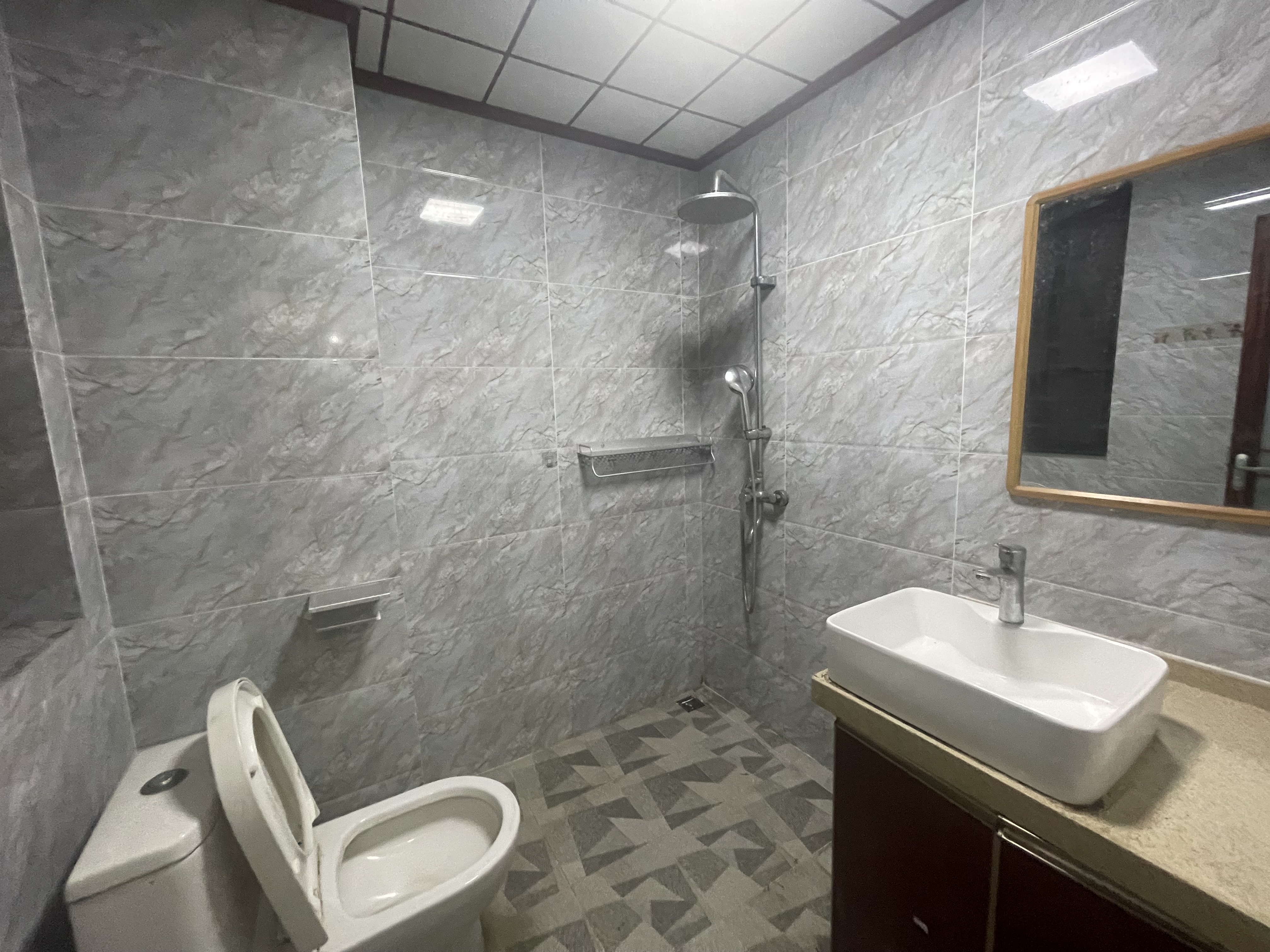 现代美居（喜盈门）  3室2厅2卫    2600.0元/月室内图