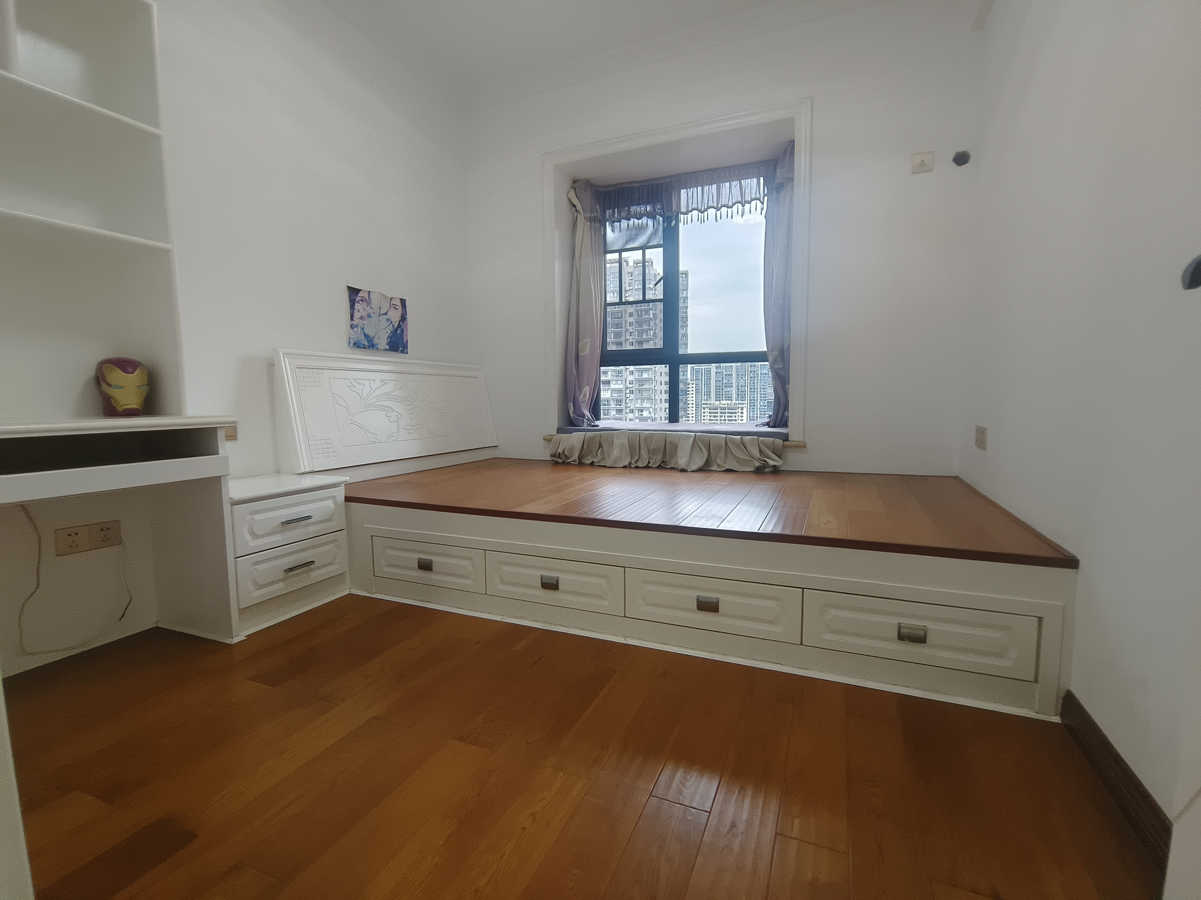 南苑上和一期  4室2厅2卫    95.0万客厅