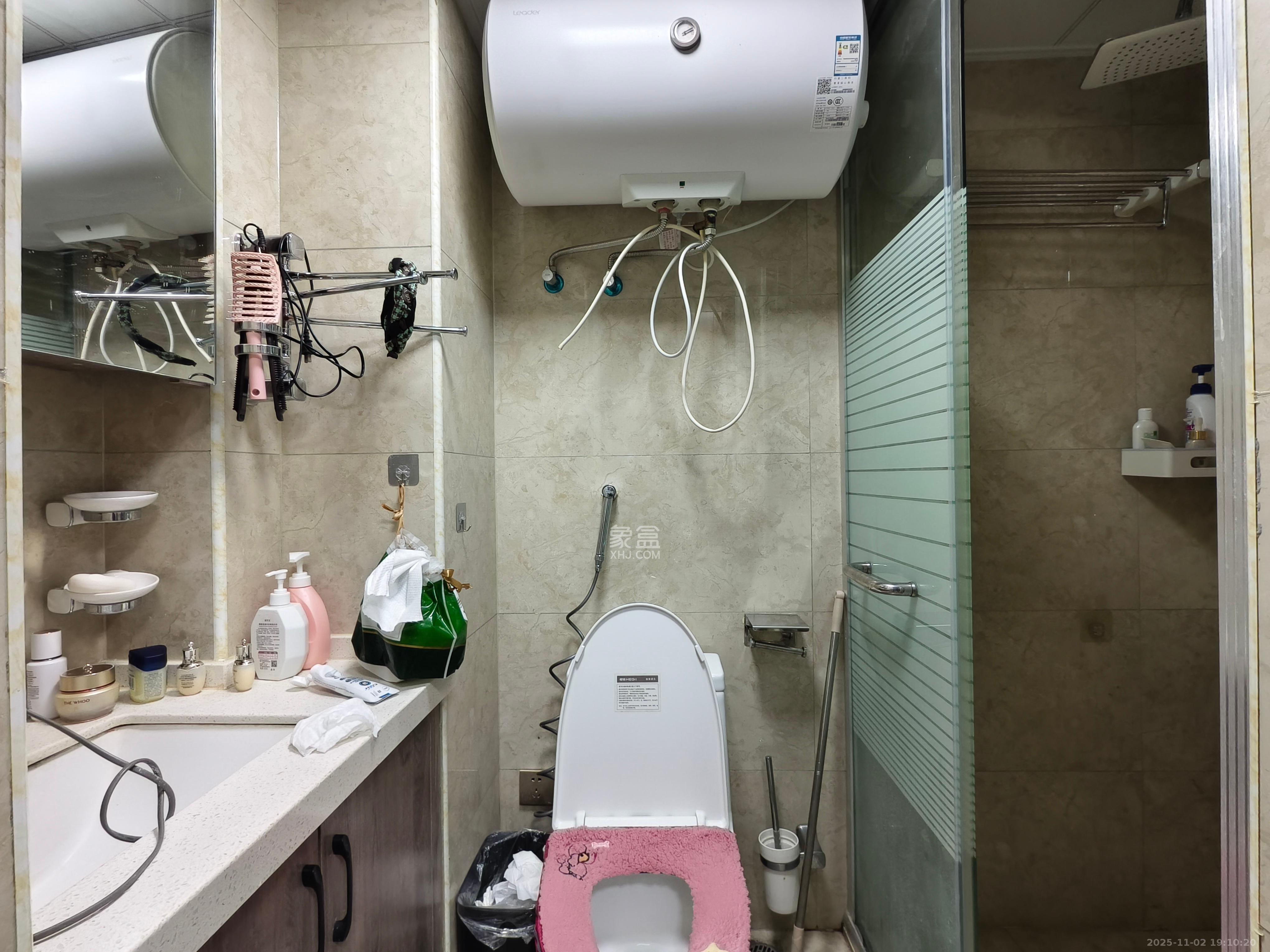 绿地中央广场 1室1厅1卫 1400.0元/月 绿地中央广场 1室1厅1卫 1400.0元/月室内图