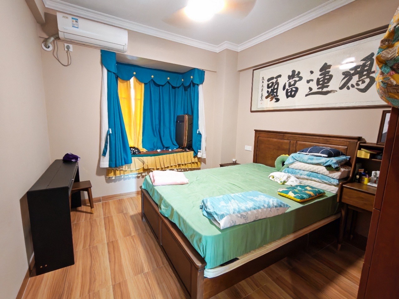 宝源花园 3室2厅2卫 165.0万 宝源花园 3室2厅2卫 165.0万客厅