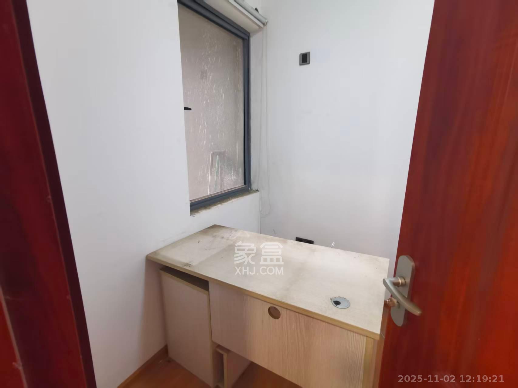 西子一间  3室2厅2卫    4000.0元/月室内图