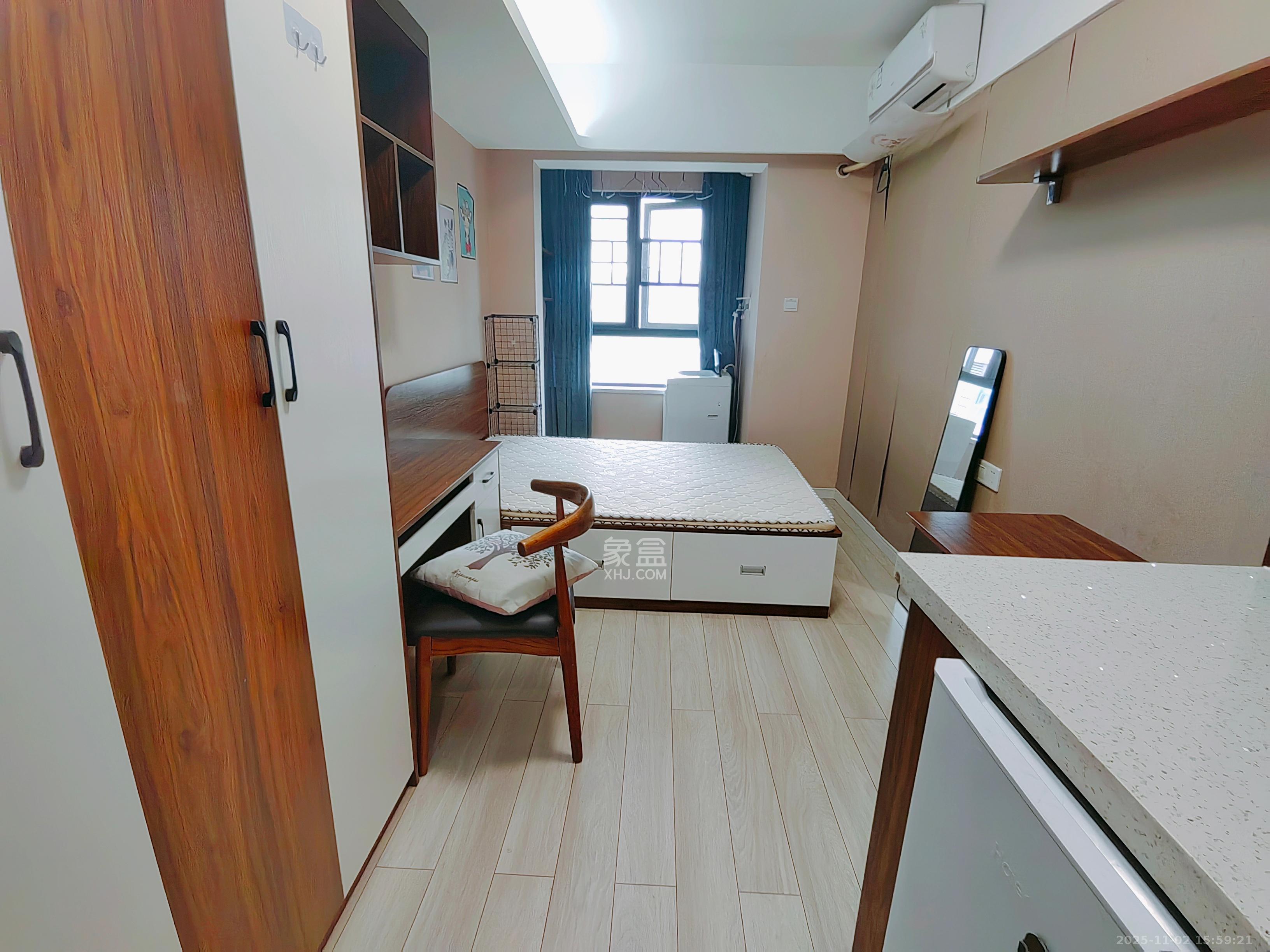 万科金域缇香  1室1厅1卫    1400.0元/月