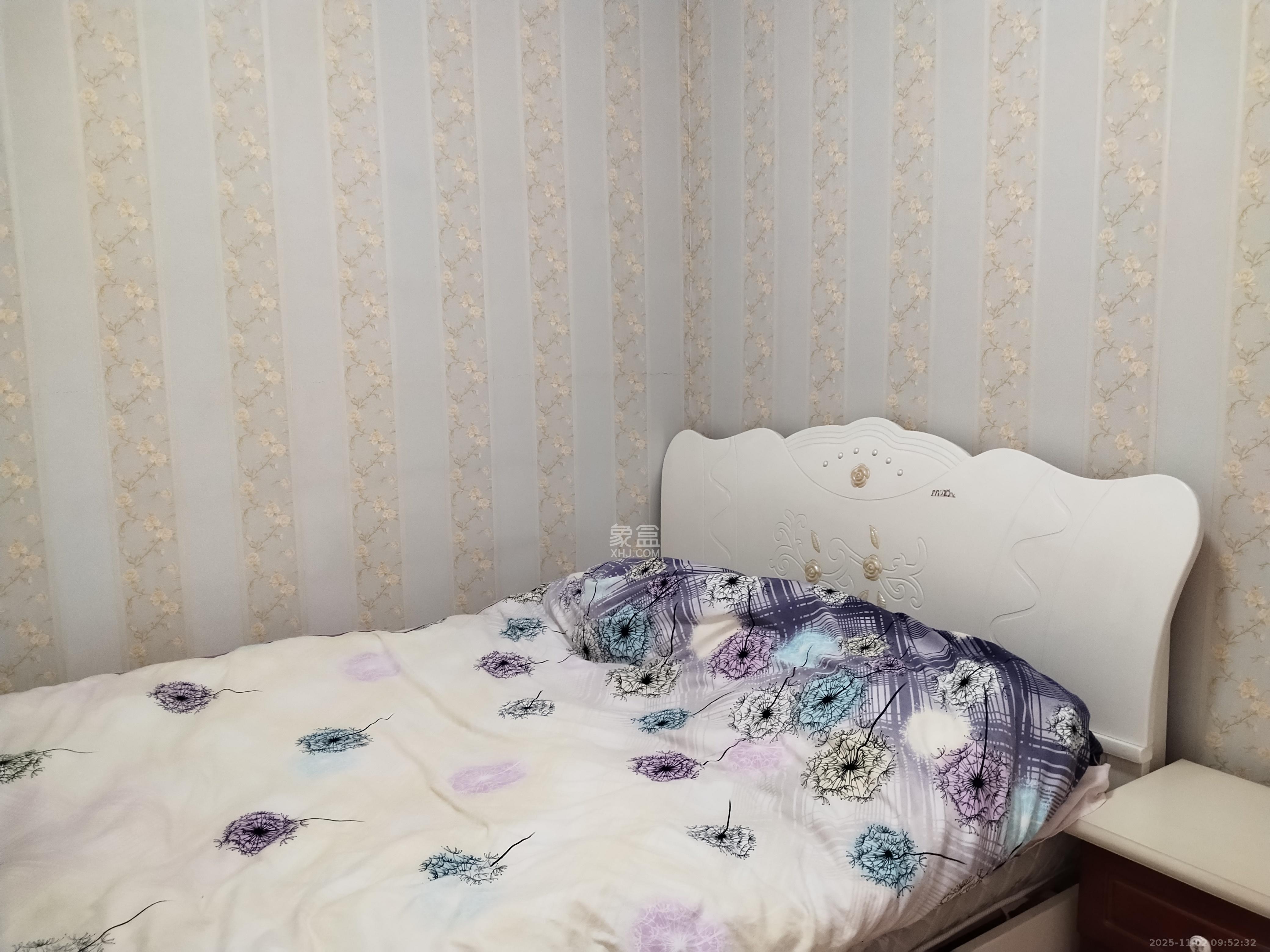 鸿飞大厦  3室2厅1卫    2100.0元/月室内图