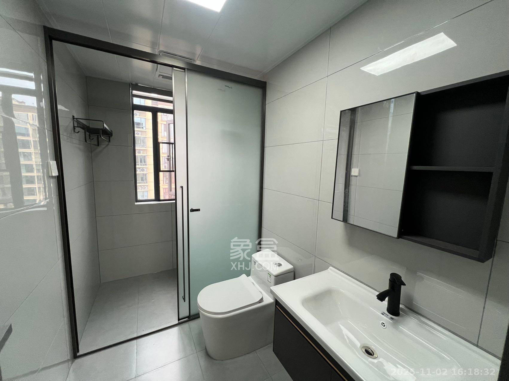 先锋新宇  3室2厅2卫    2700.0元/月