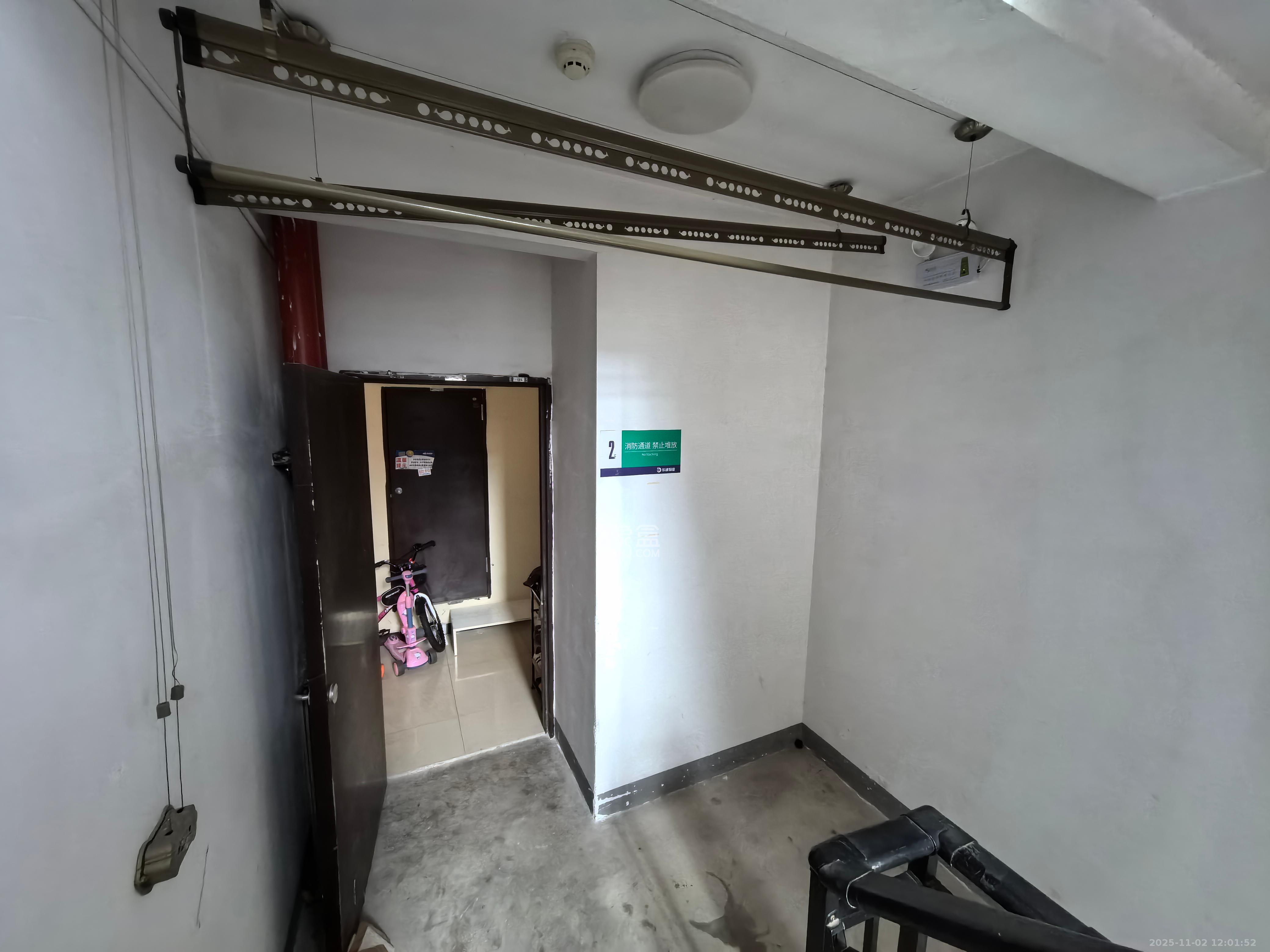 澳海月亮湾  3室2厅1卫    1750.0元/月室内图