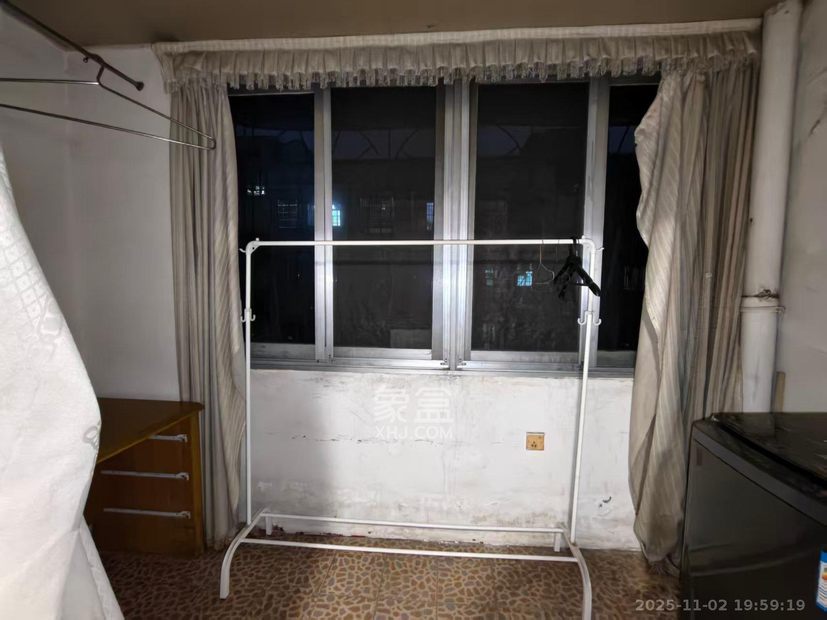 鸿基花园  2室2厅1卫    1500.0元/月 鸿基花园  2室2厅1卫    1500.0元/月室内图