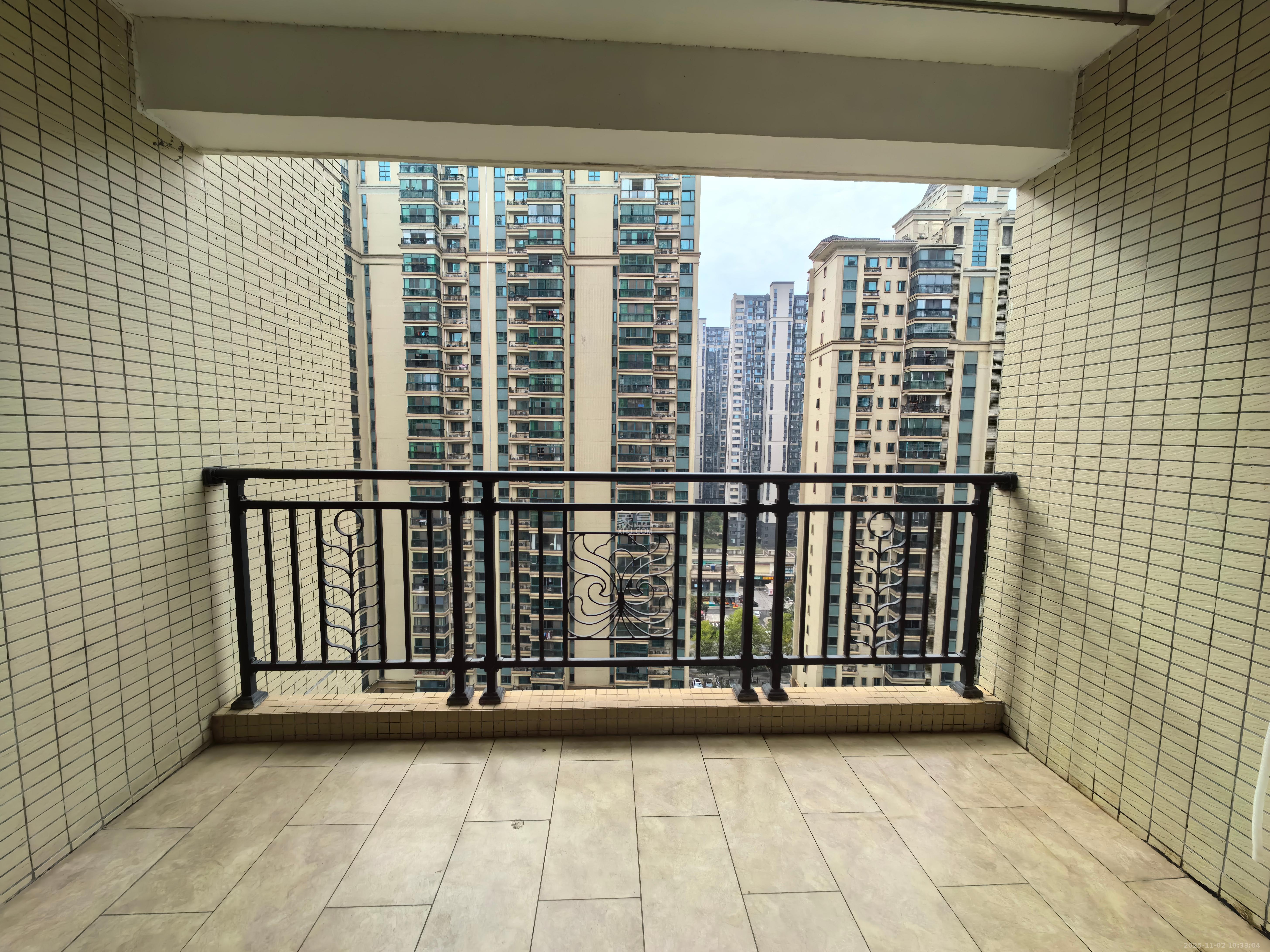 恒大翡翠华庭  3室2厅1卫    2200.0元/月室内图