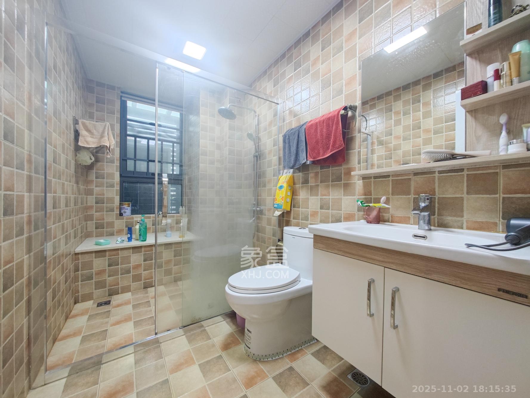 明昇壹城（明昇时代广场）一期  3室2厅1卫    295.0万卫生间