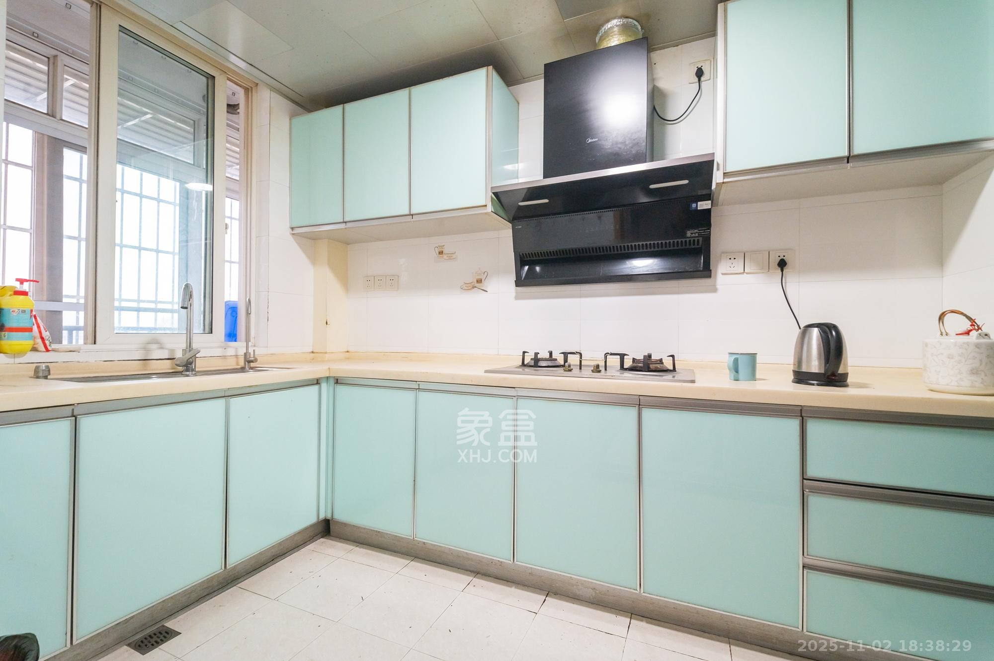 幸福洋房  3室2厅2卫    78.0万厨房