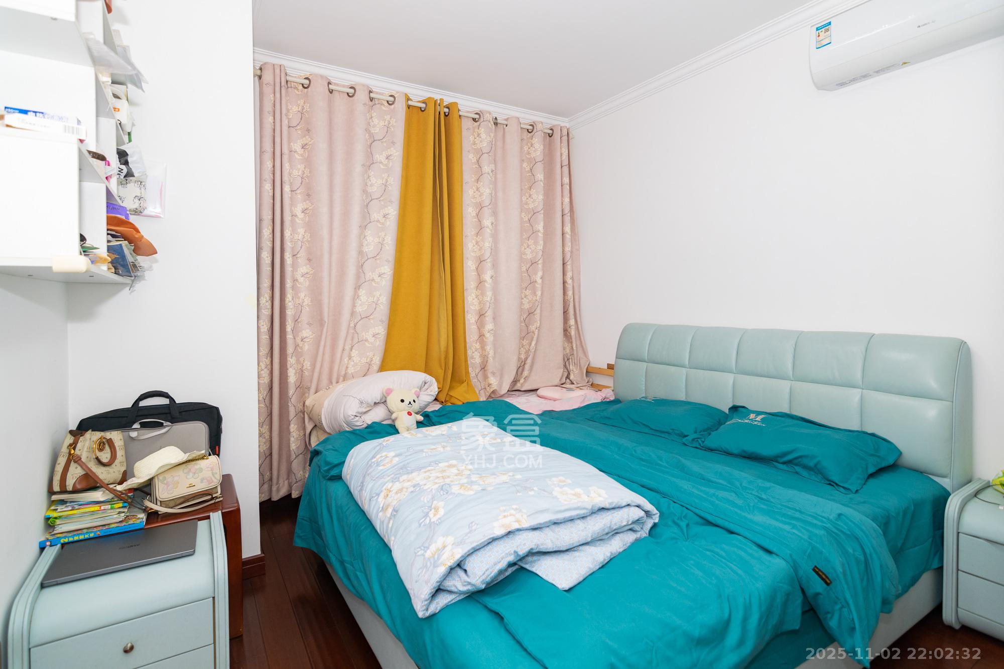 新城国际花都  3室2厅1卫    66.8万卧室