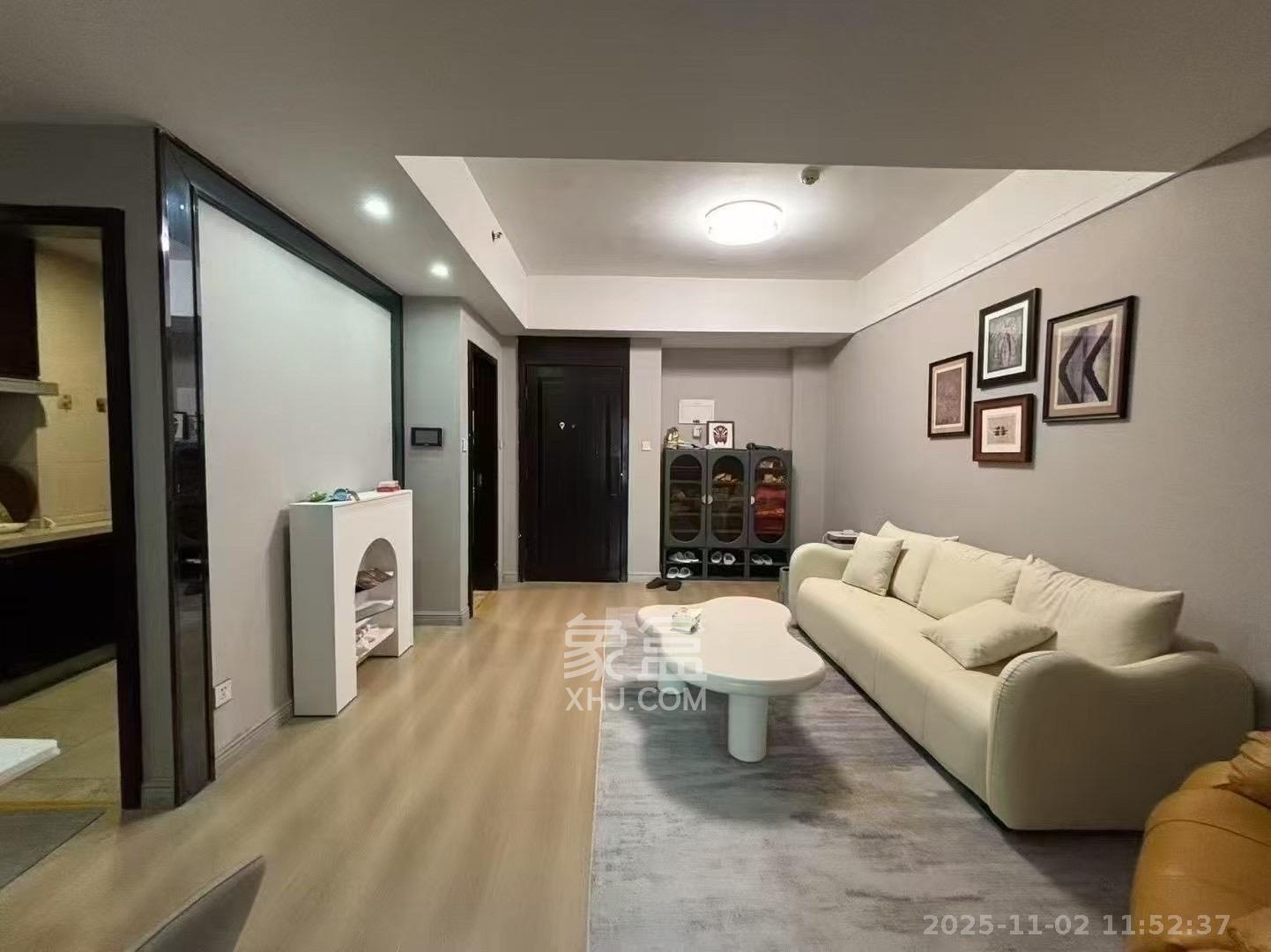 德思勤城市广场(宝格丽公寓) 1室1厅1卫 2500.0元/月 德思勤城市广场(宝格丽公寓) 1室1厅1卫 2500.0元/月室内图