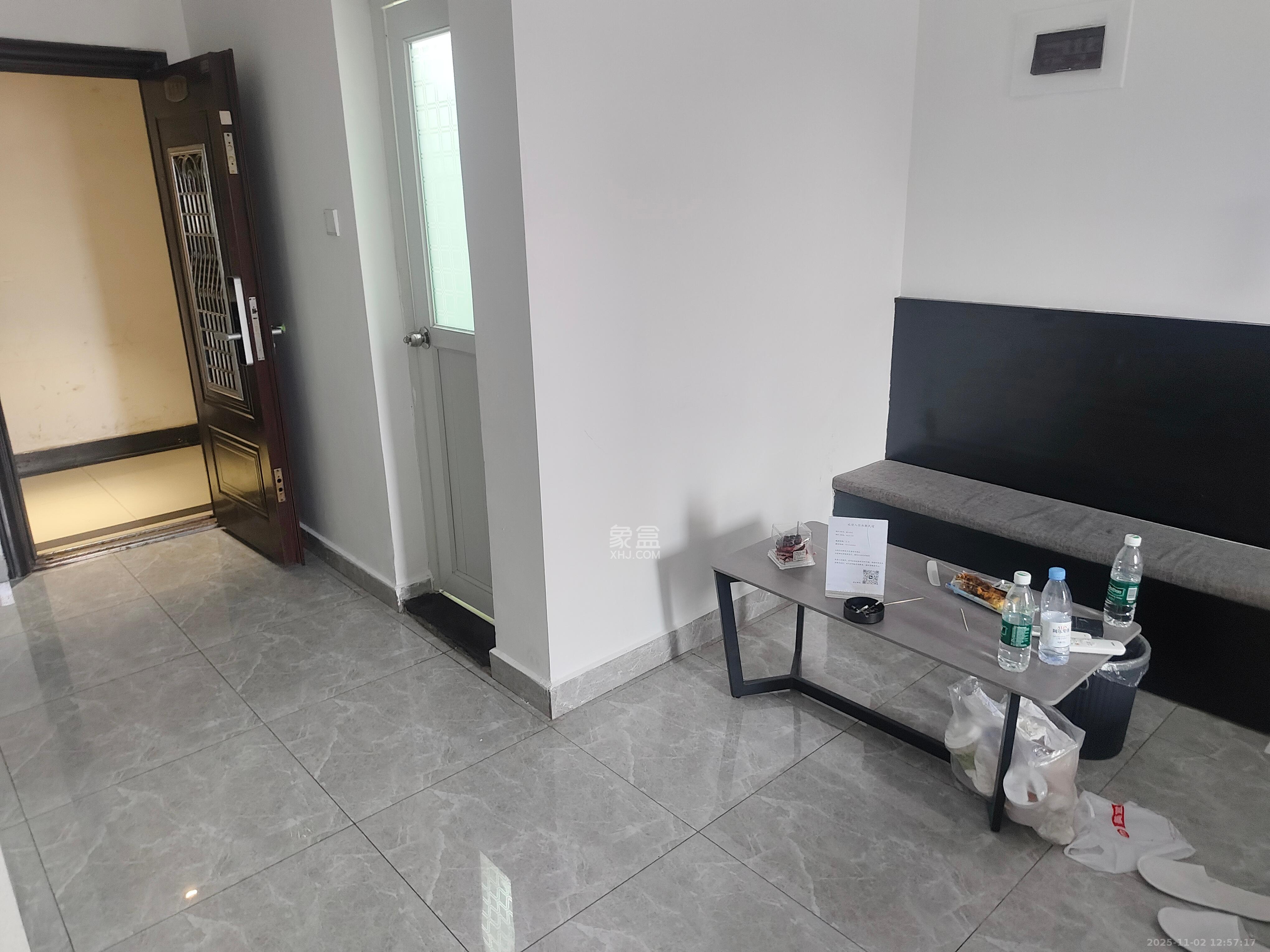 七彩丽都  1室1厅1卫    1600.0元/月室内图